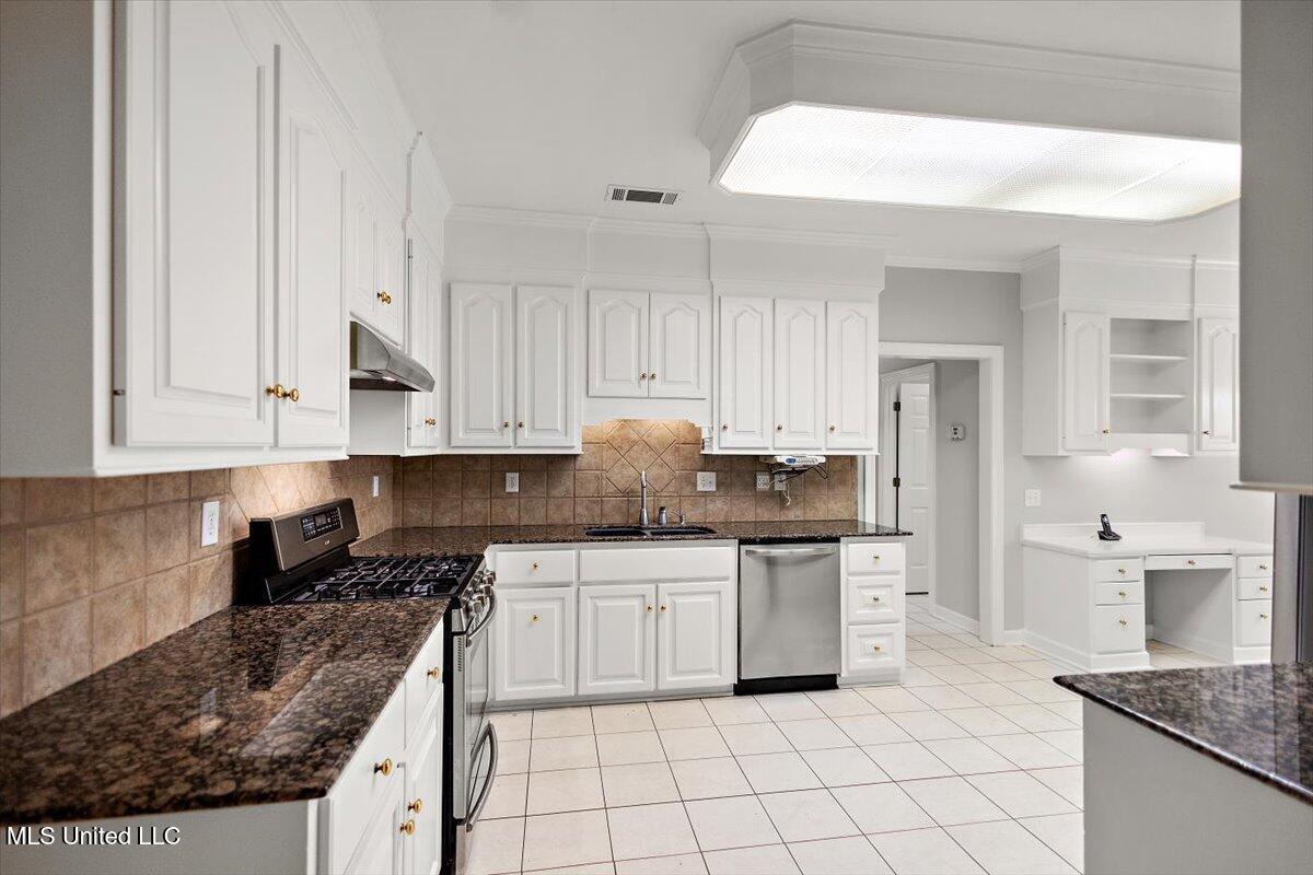 1415 Windrose Drive Property Photo 18