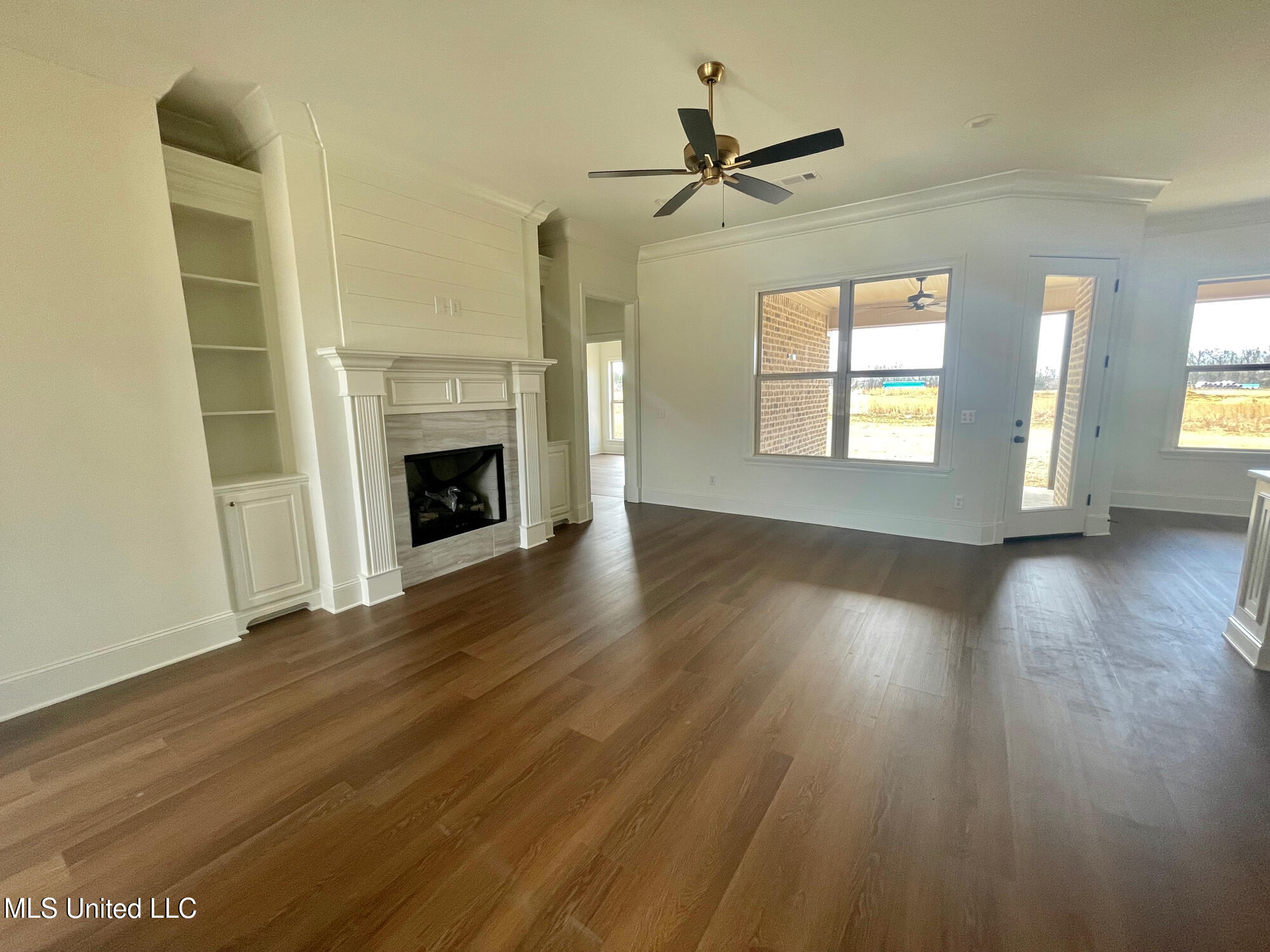 473 Aurora Circle Property Photo 7