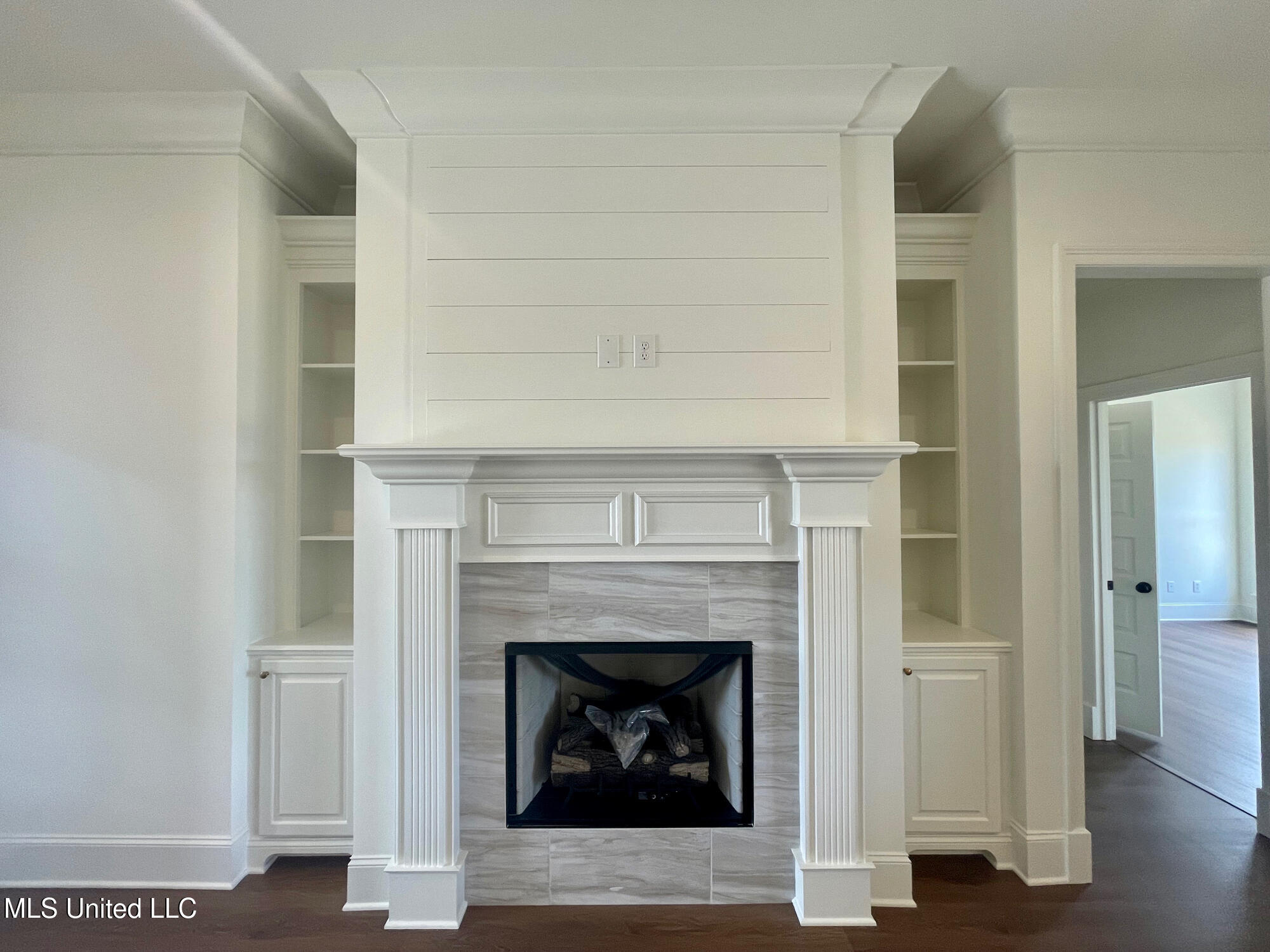 473 Aurora Circle Property Photo 8