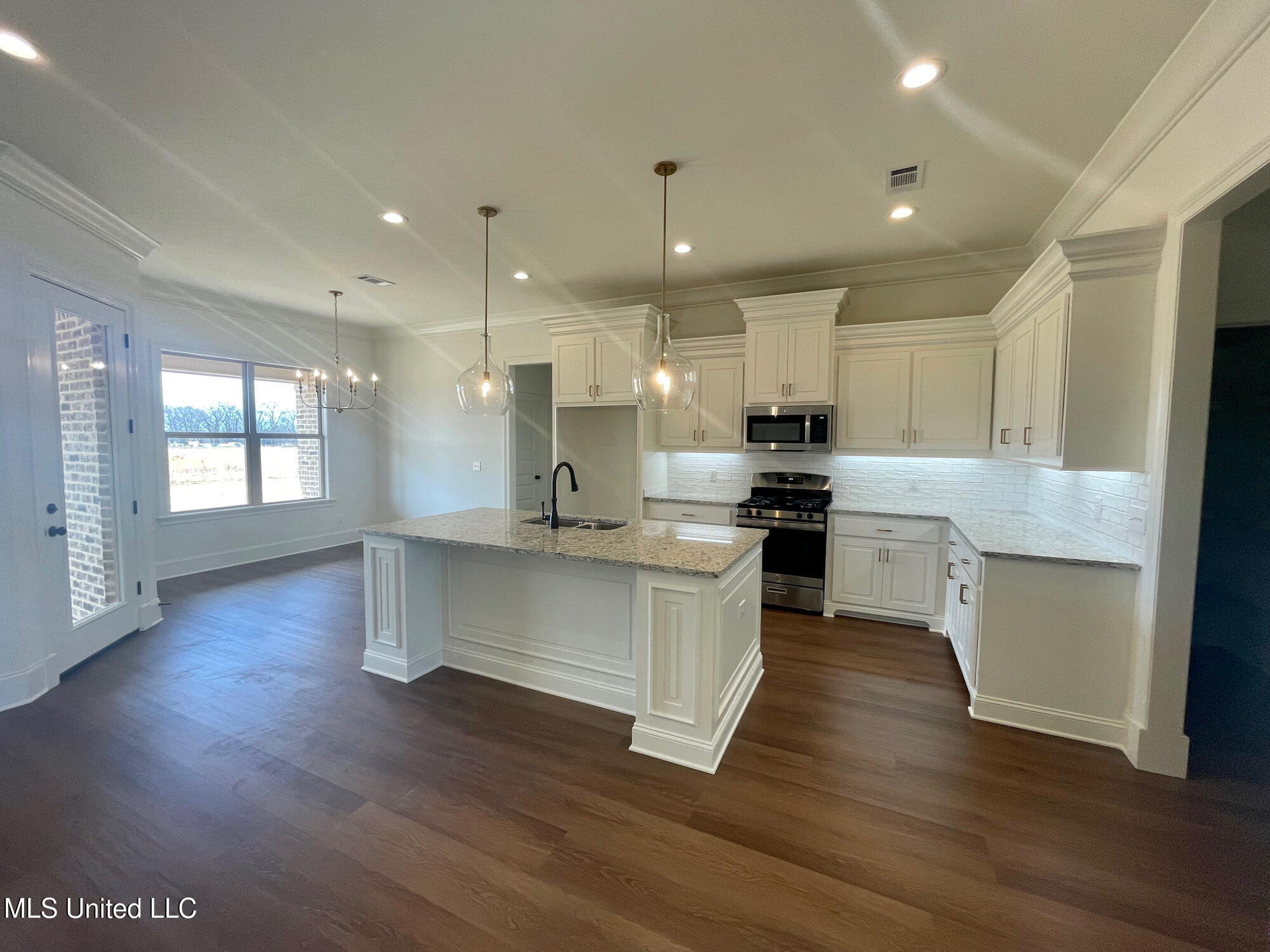 473 Aurora Circle Property Photo 9