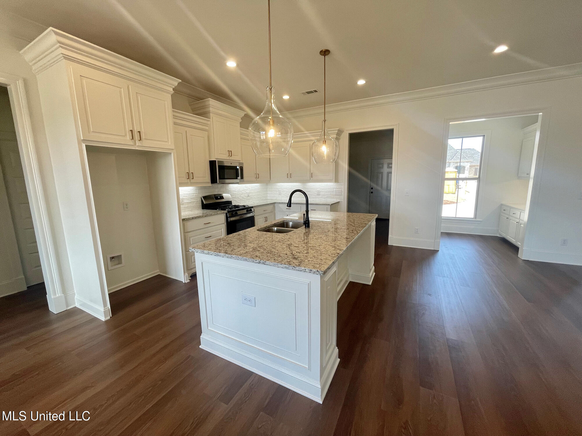 473 Aurora Circle Property Photo 12