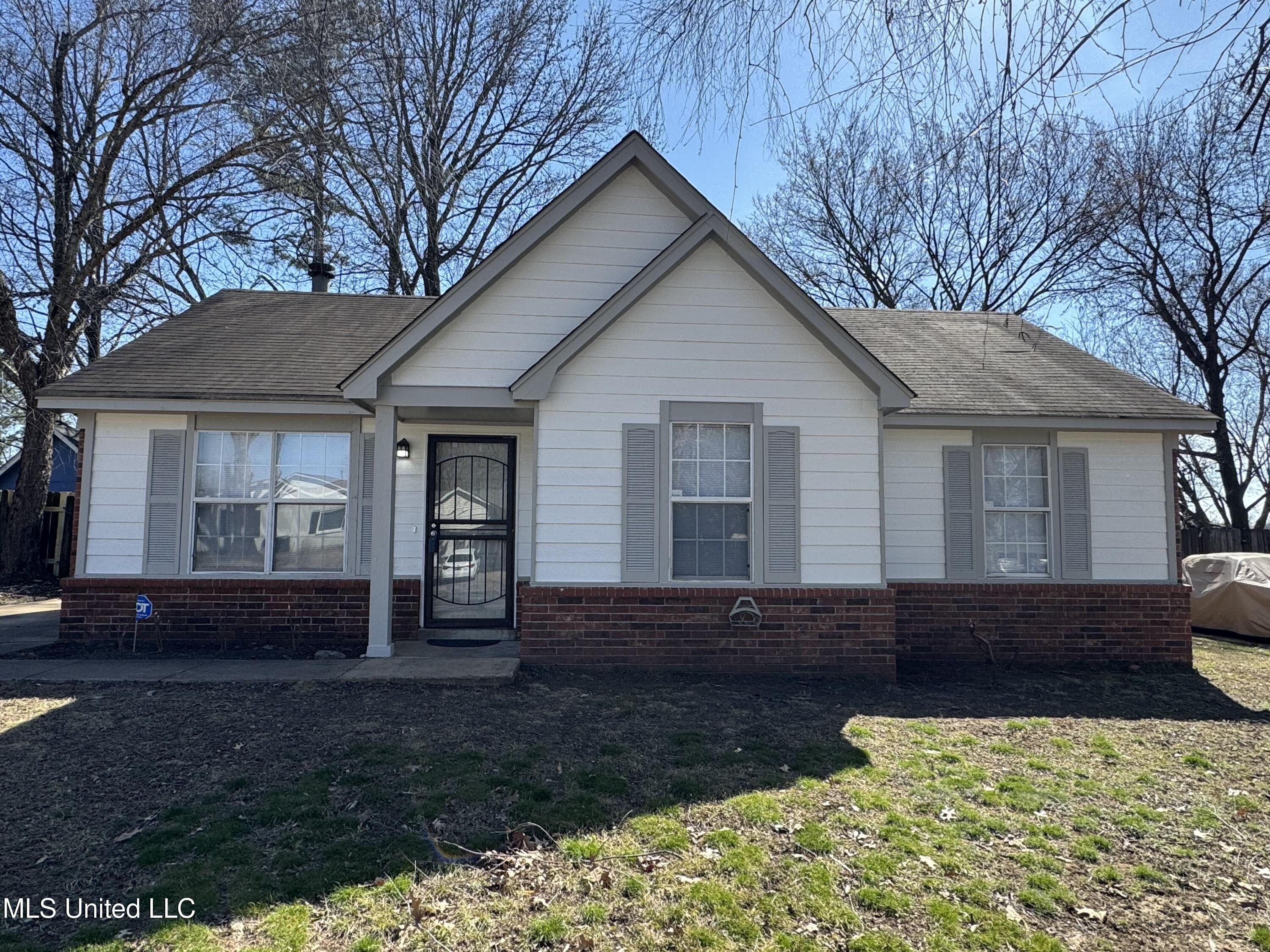 5923 Shannon Drive Property Photo 1