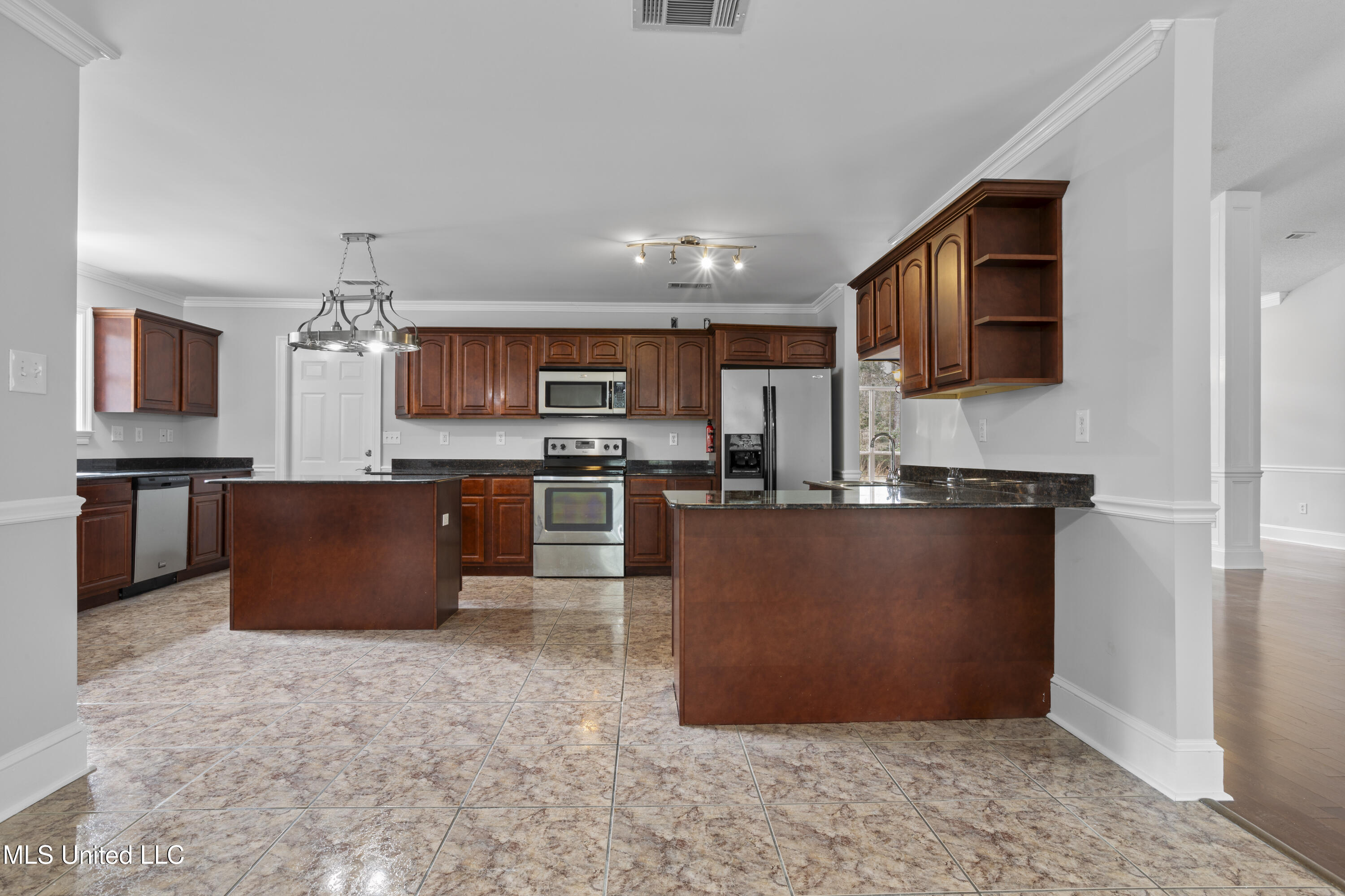 636 Banyan Place Property Photo 13