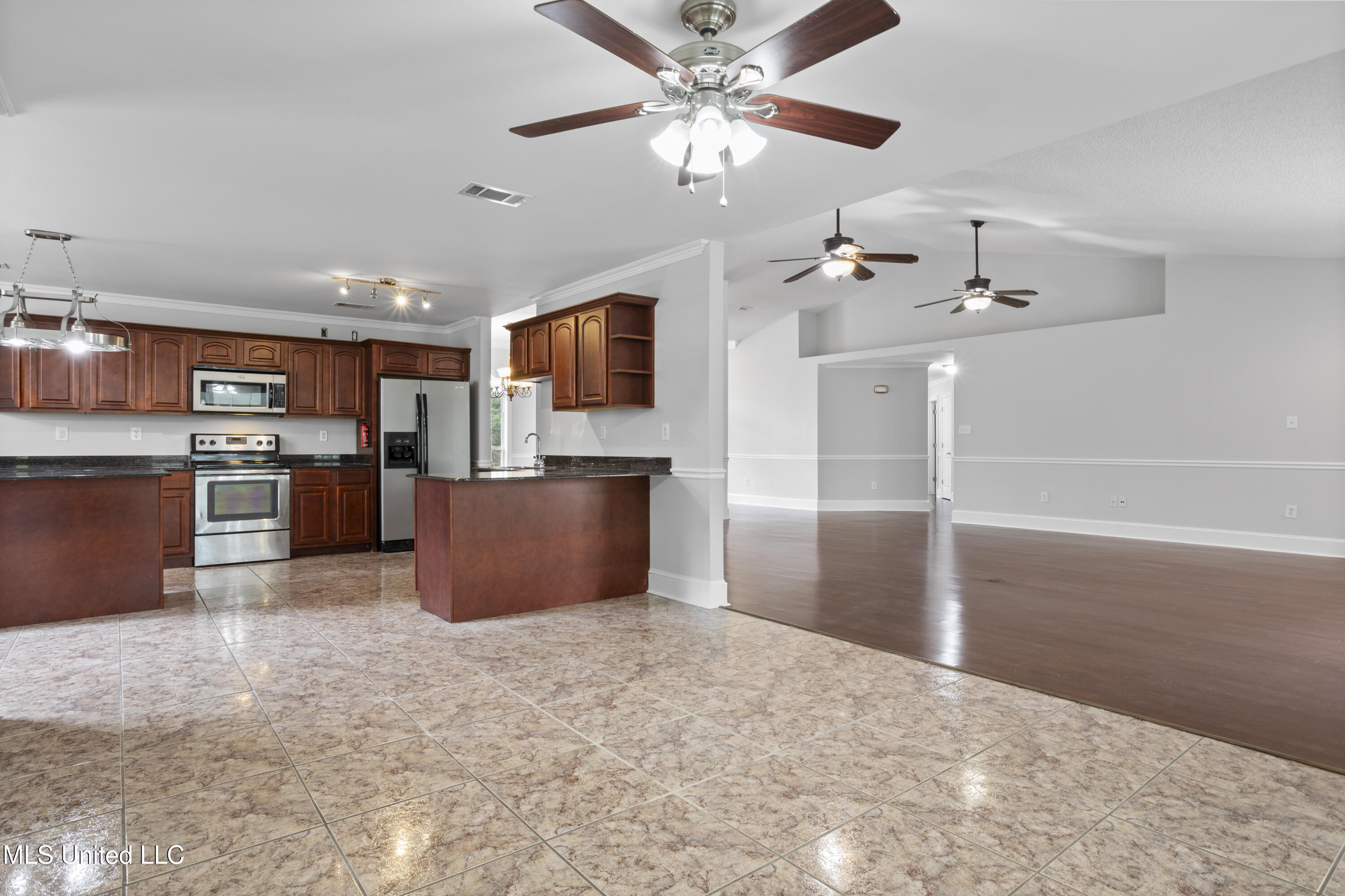 636 Banyan Place Property Photo 16