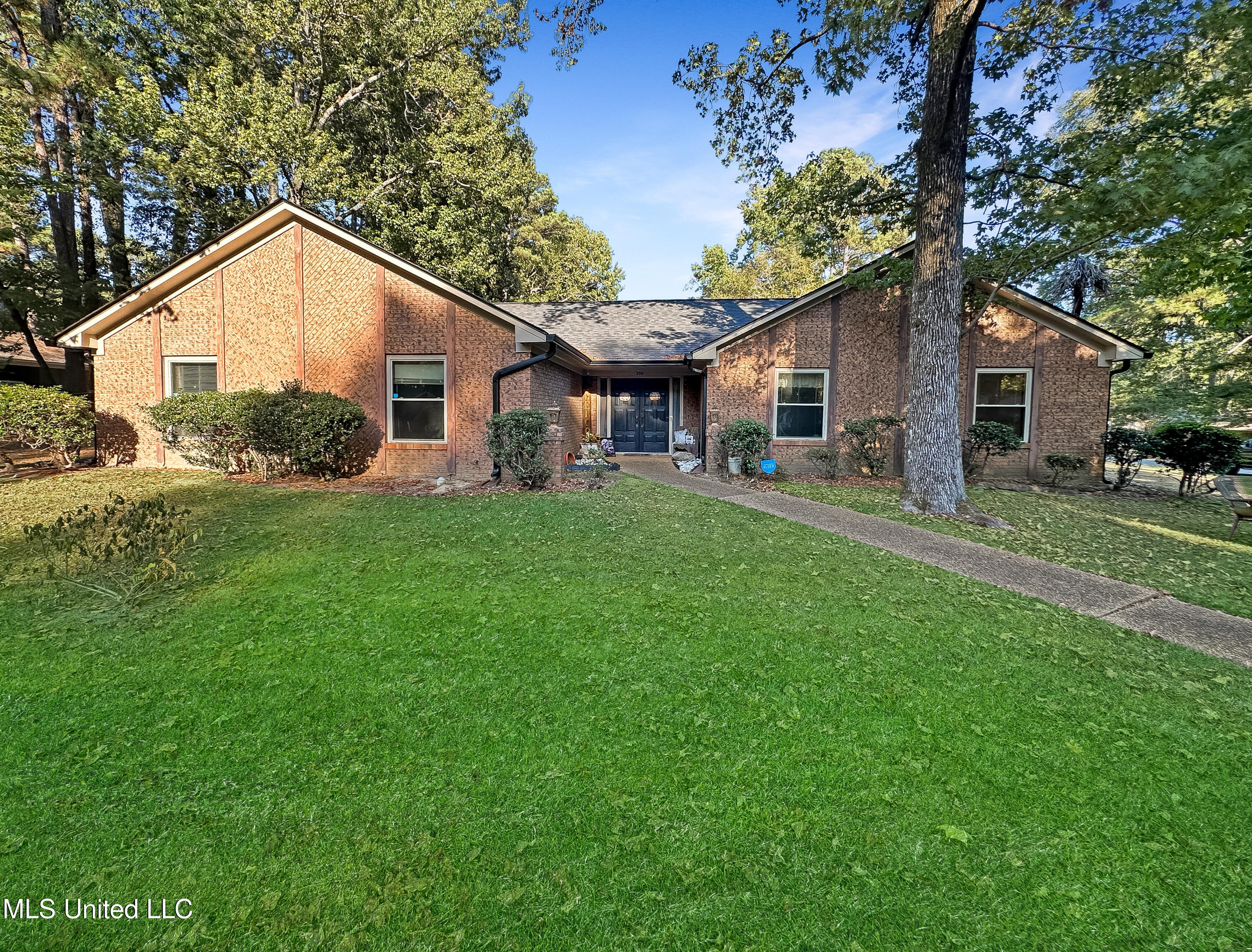 200 Bay Road Property Photo
