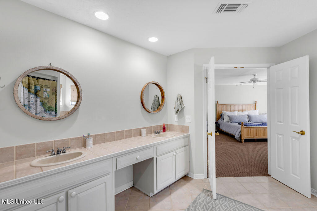 106 Kelly Cove Property Photo 35