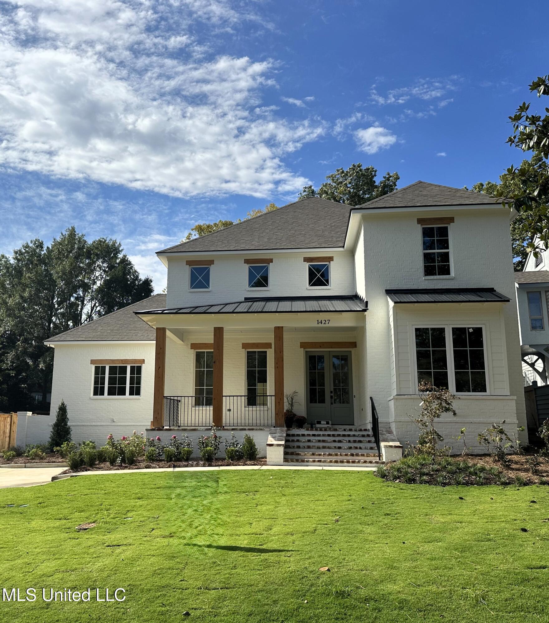 1427 Highland Park Drive Property Photo 1