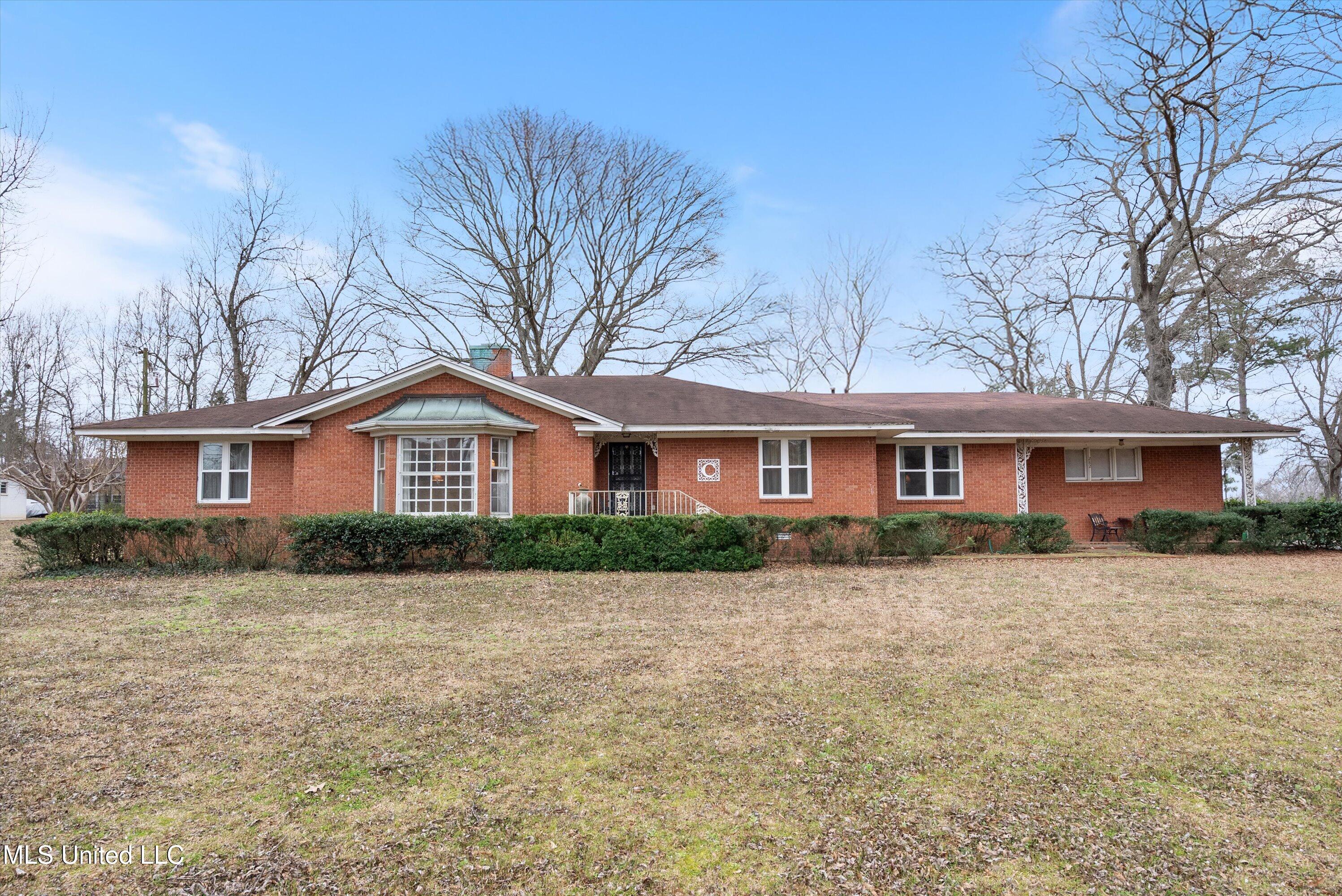 282 Peyton Road Property Photo 1