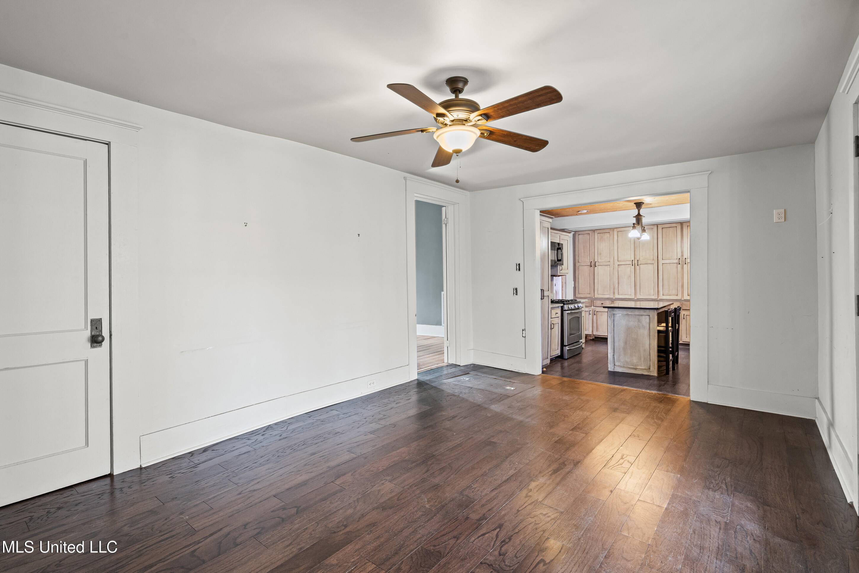 340 E College Avenue Property Photo 17