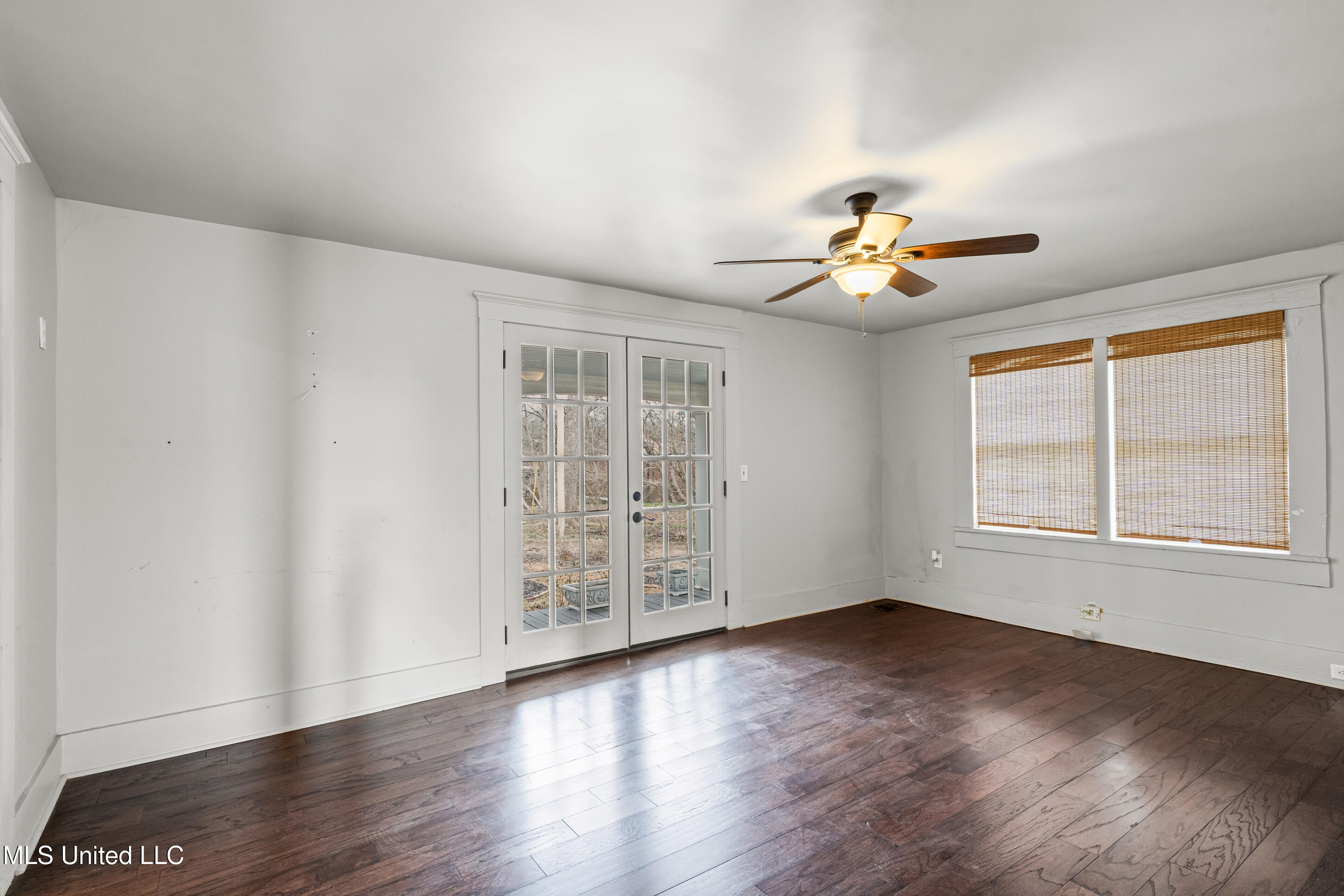 340 E College Avenue Property Photo 18