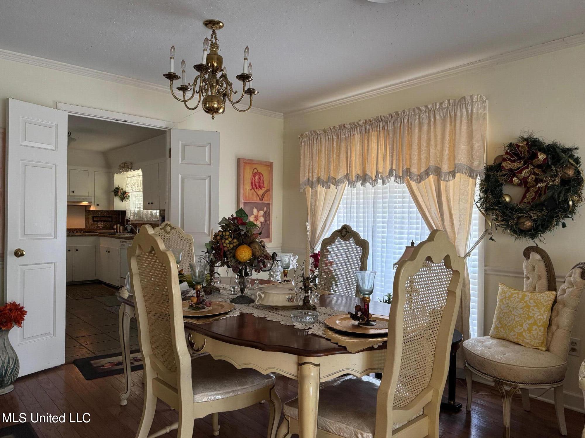 1036 Briarfield Road Property Photo 4