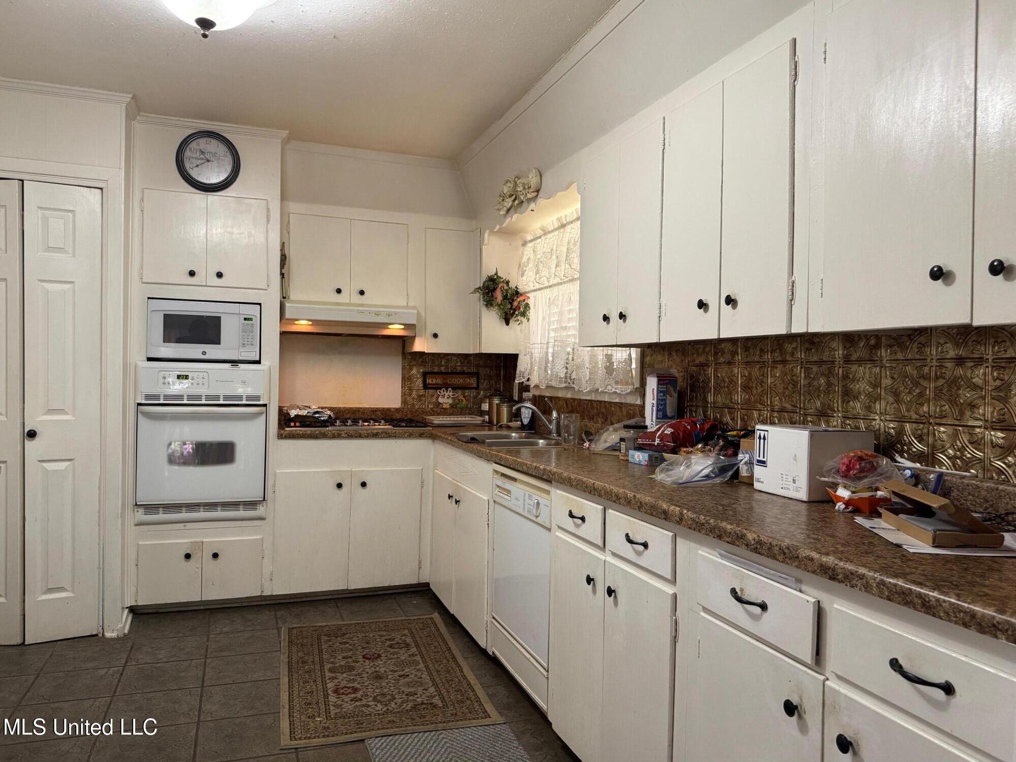 1036 Briarfield Road Property Photo 6