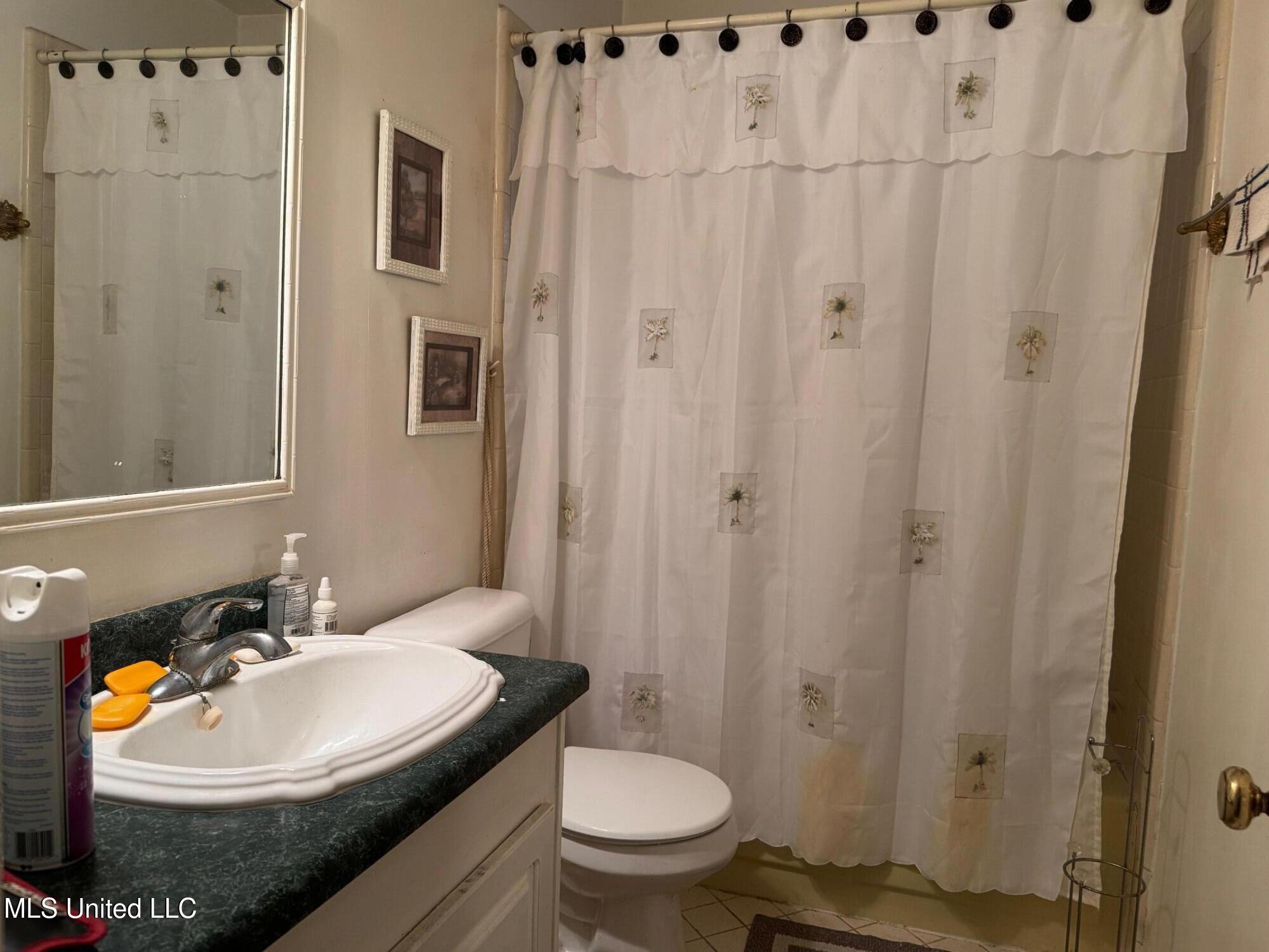 1036 Briarfield Road Property Photo 8