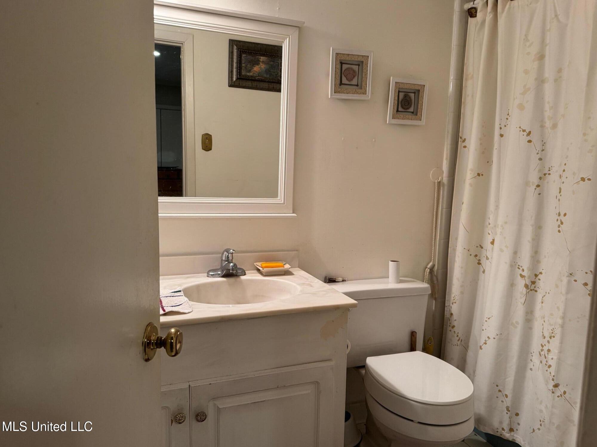 1036 Briarfield Road Property Photo 9