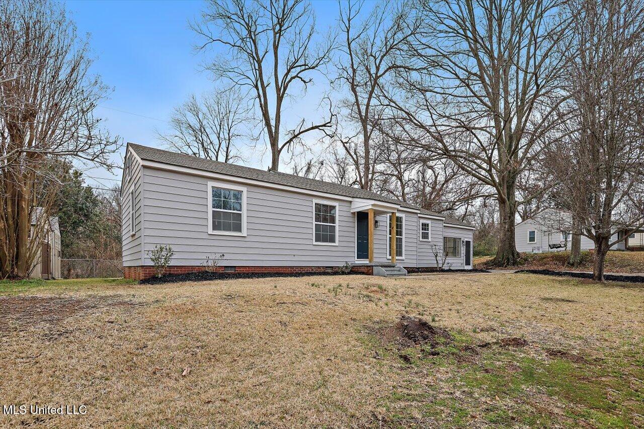 127 Autumn Drive Property Photo 3