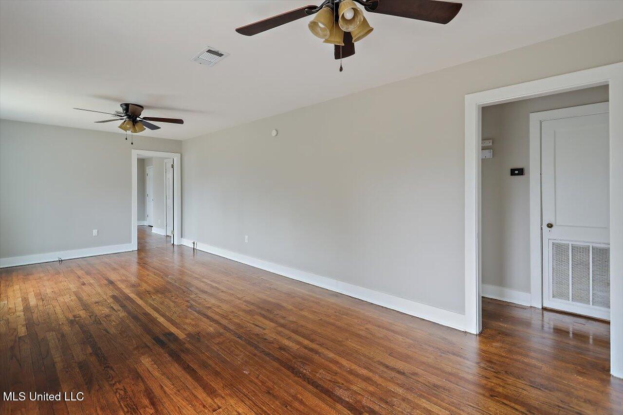 127 Autumn Drive Property Photo 6