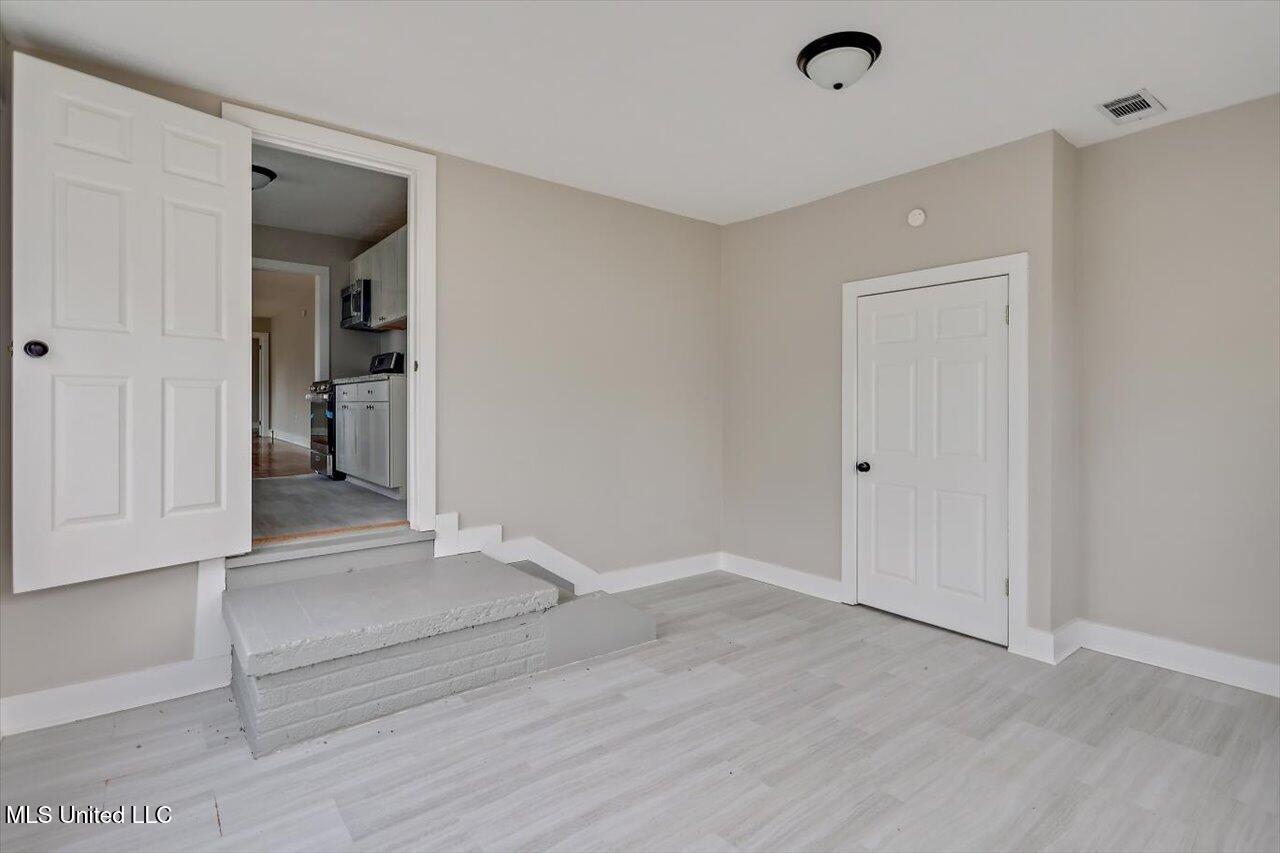 127 Autumn Drive Property Photo 14