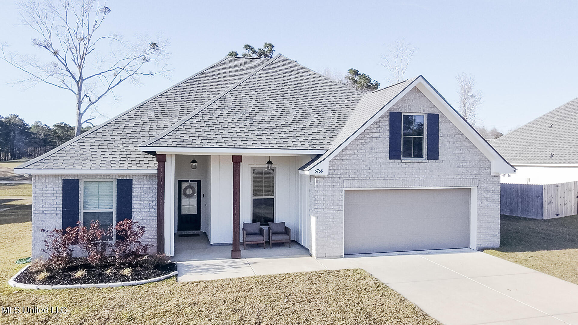 6768 Rolling Green Drive Property Photo 1