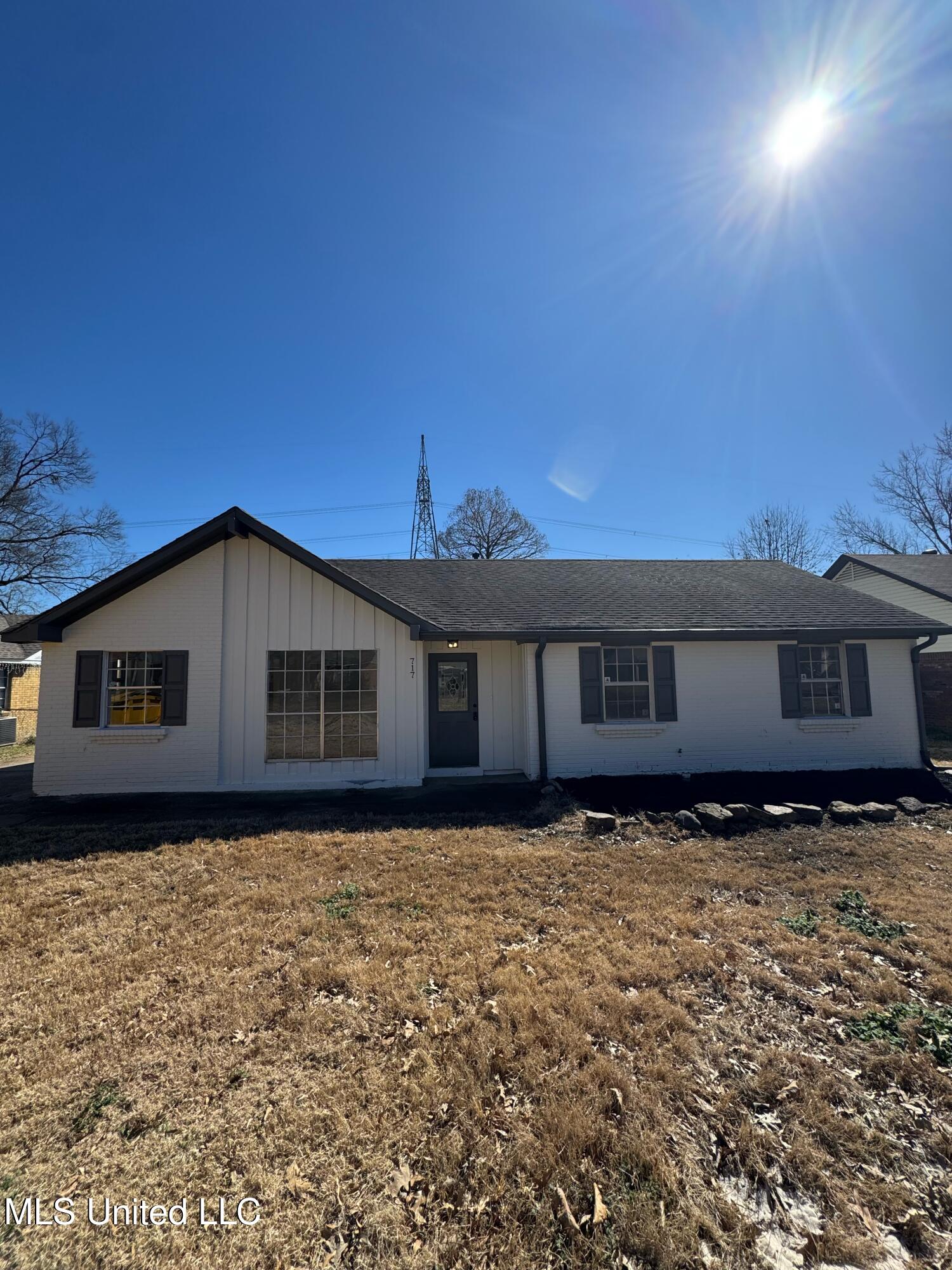 717 Valley Springs Drive Property Photo 1