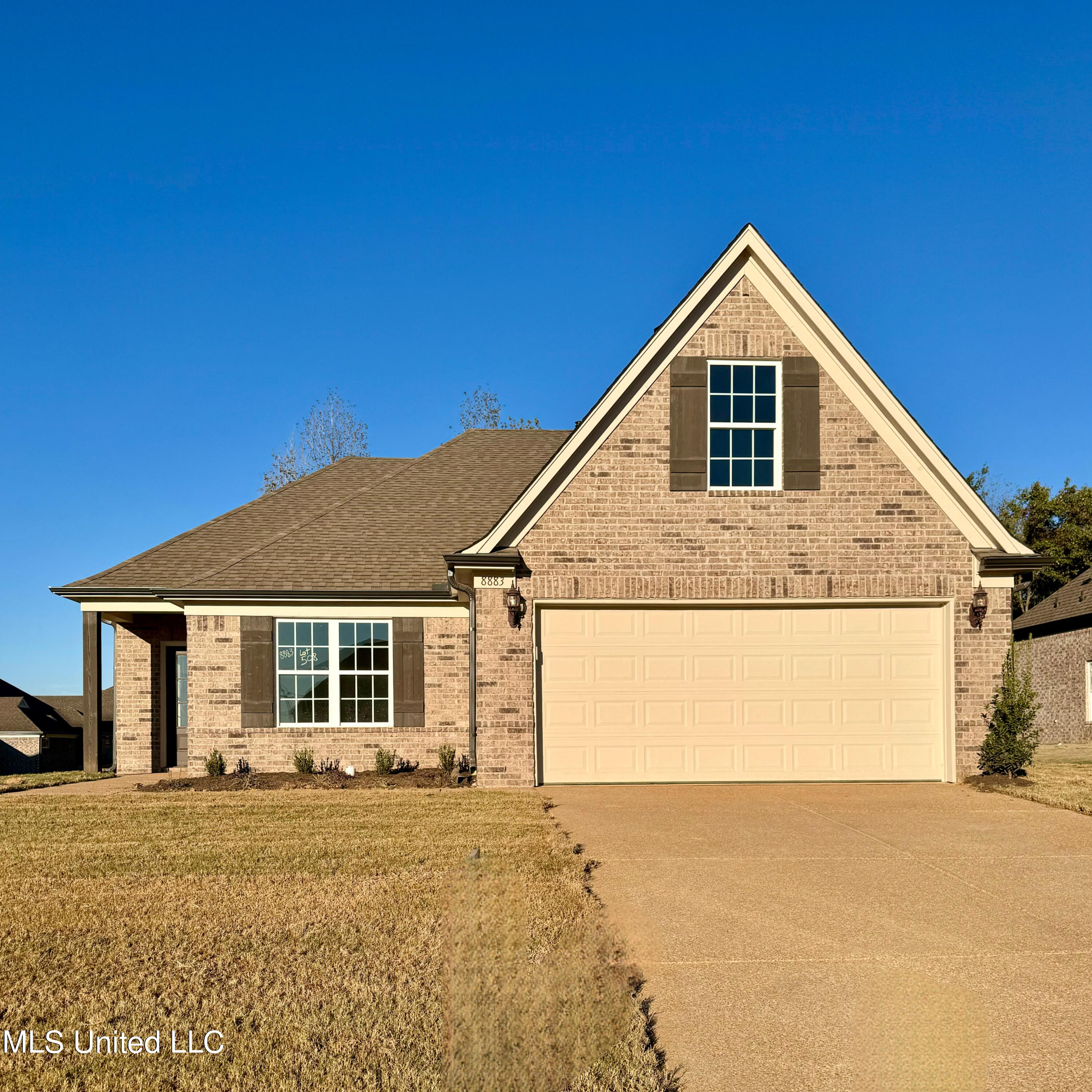 2301 Franklin Drive Property Photo 1