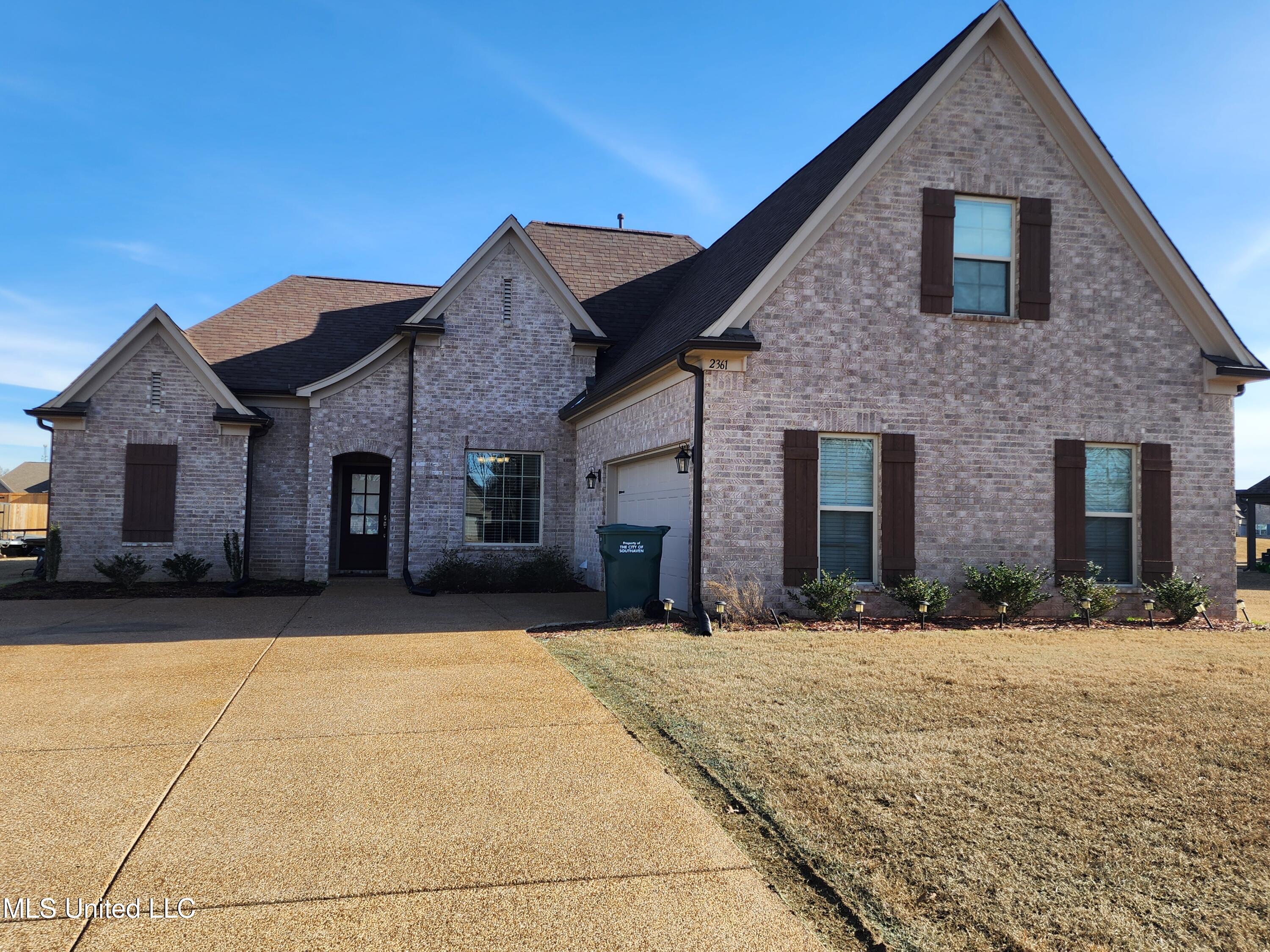 2361 Washington Woods Road Property Photo 1