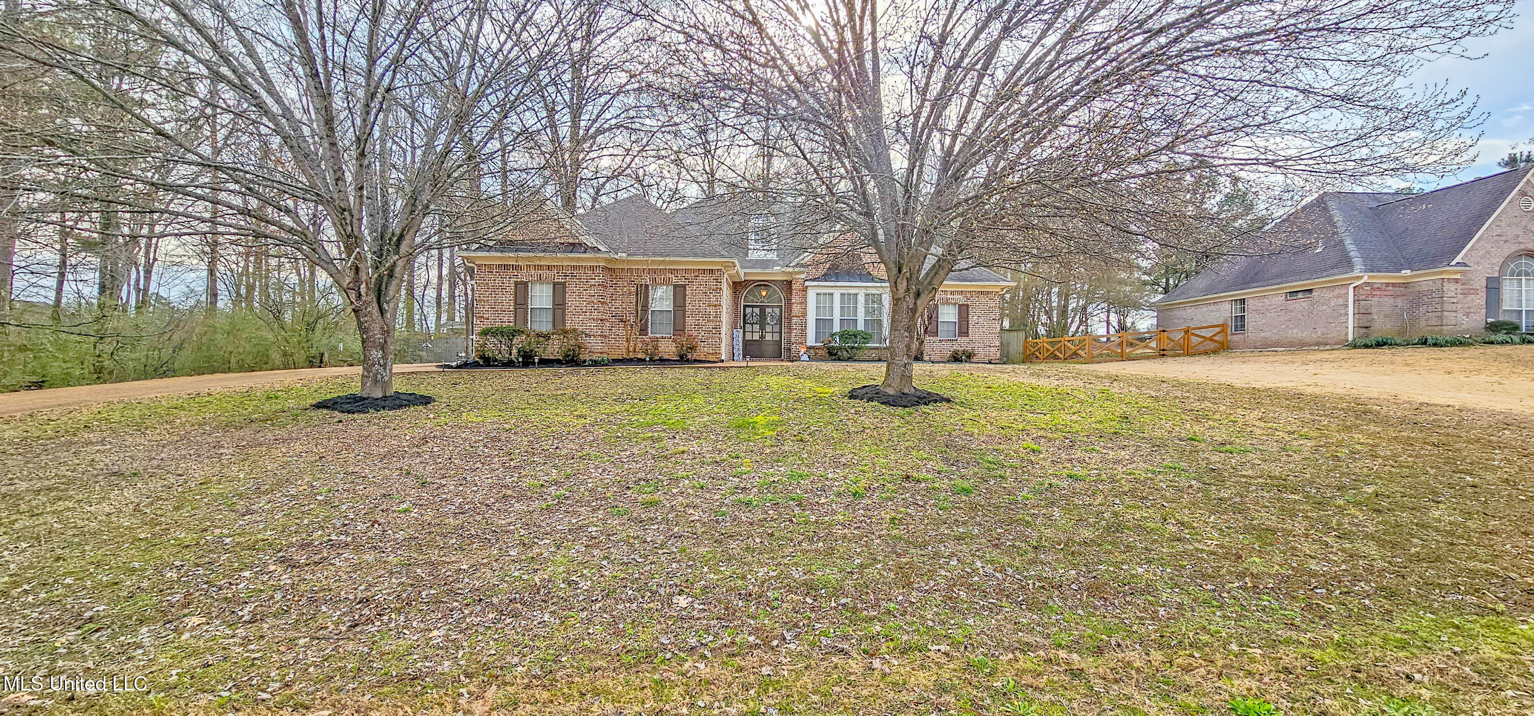 9855 Leslie Lane Property Photo 1