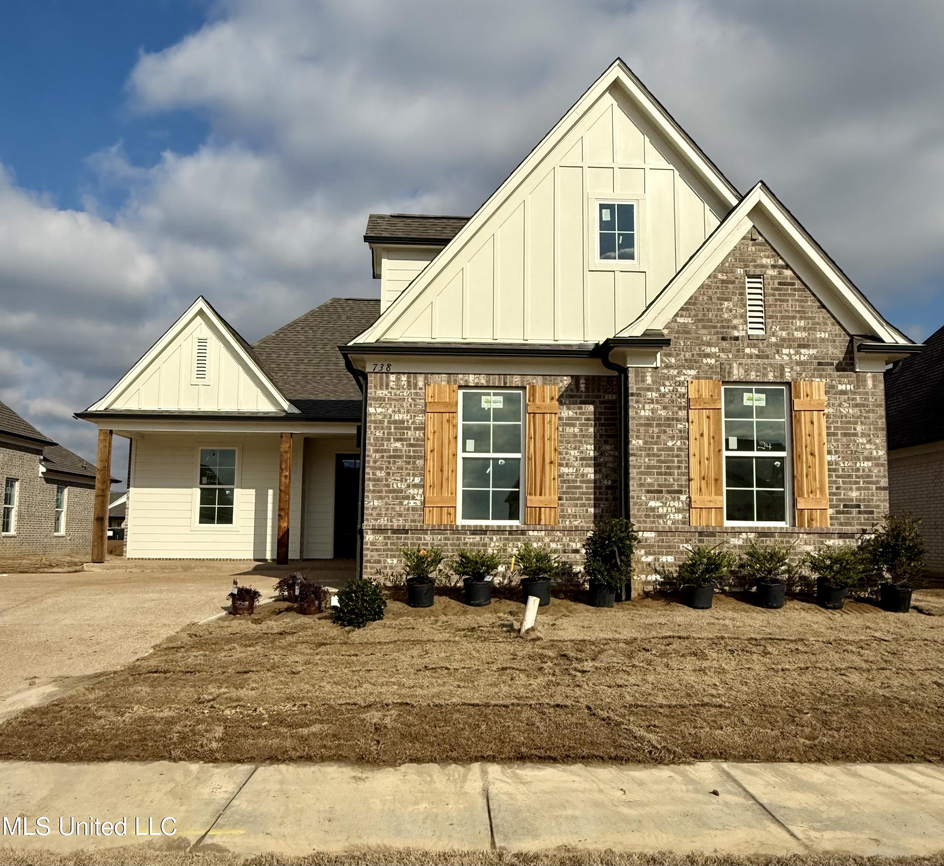 767 Coahoma Court Property Photo 2