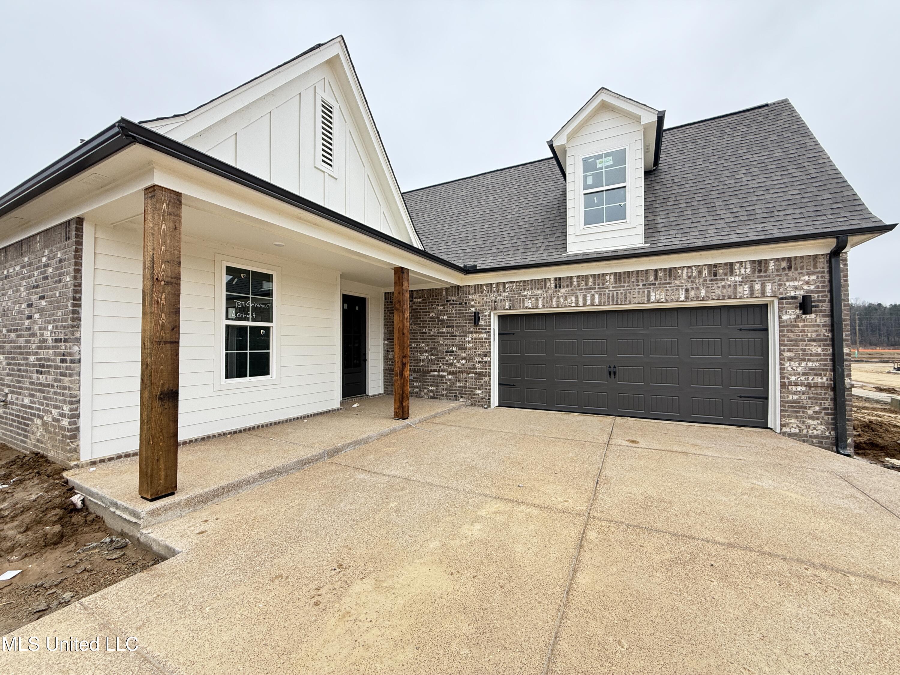 767 Coahoma Court Property Photo 4