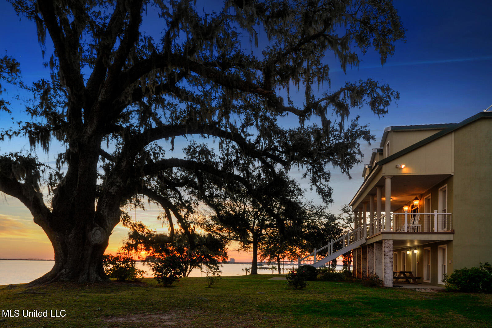 513 Front Beach Drive Property Photo 3