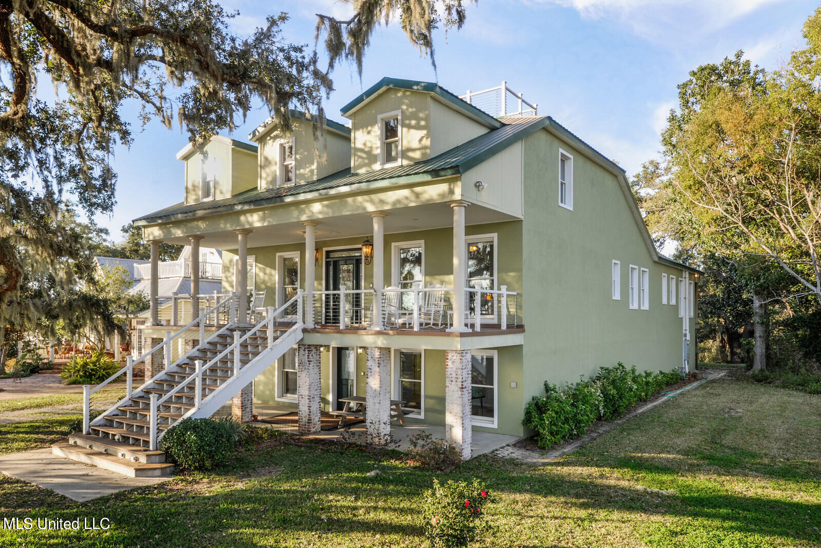 513 Front Beach Drive Property Photo 6