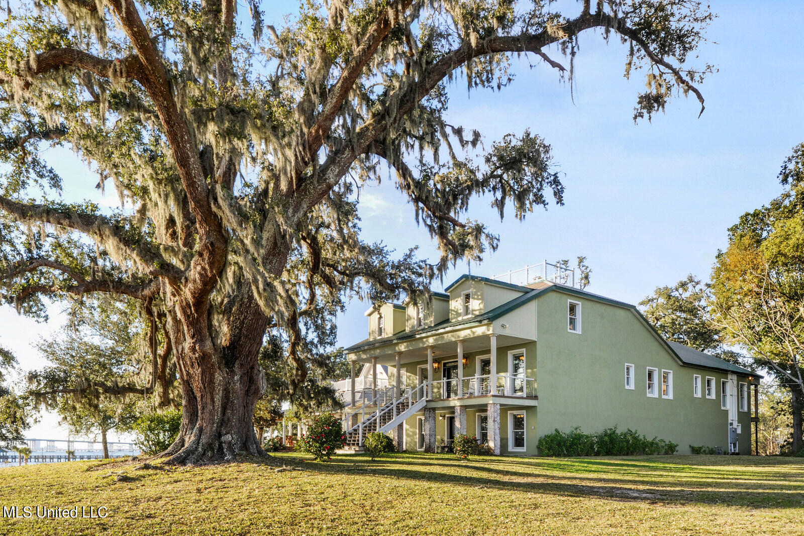 513 Front Beach Drive Property Photo 7