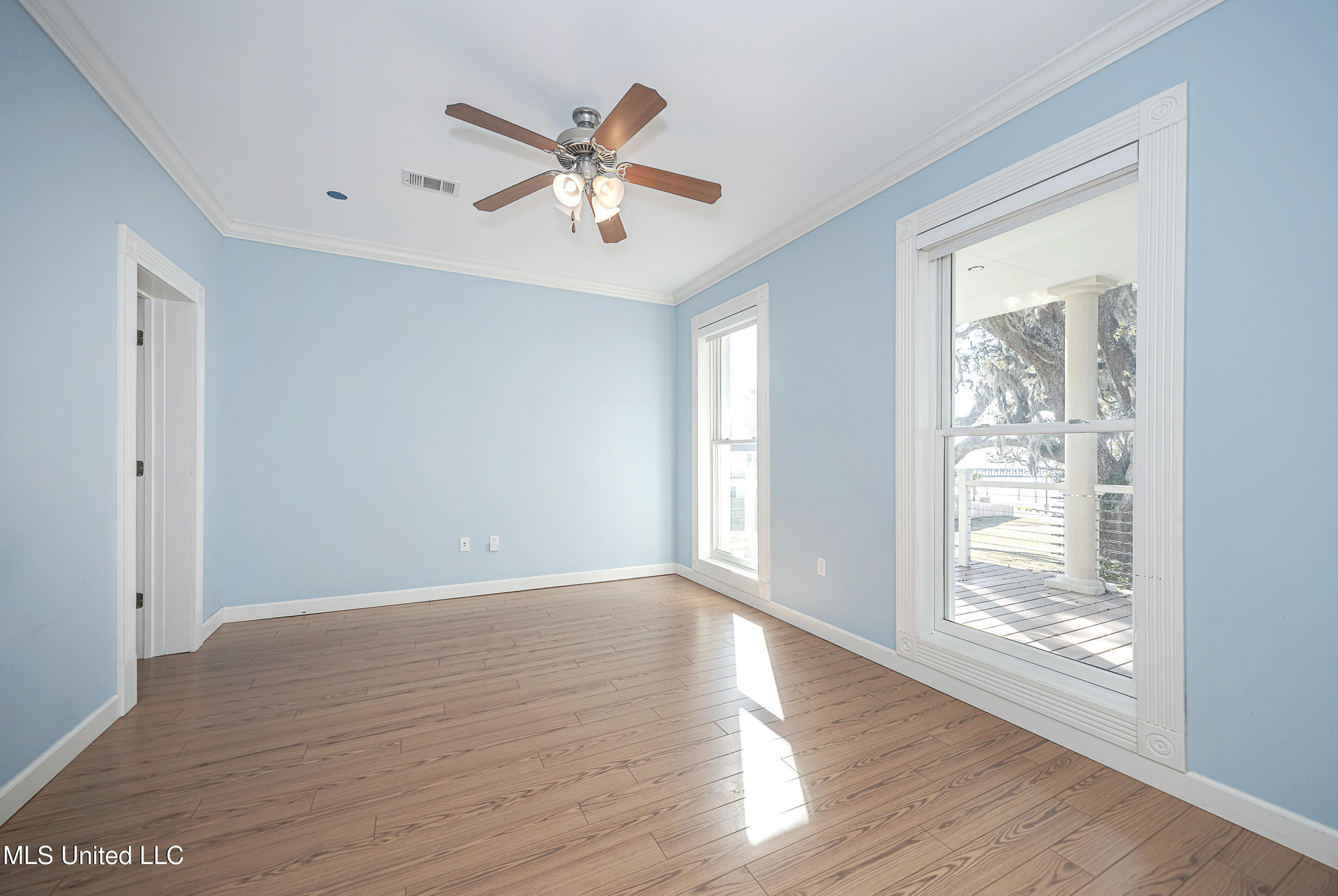 513 Front Beach Drive Property Photo 16