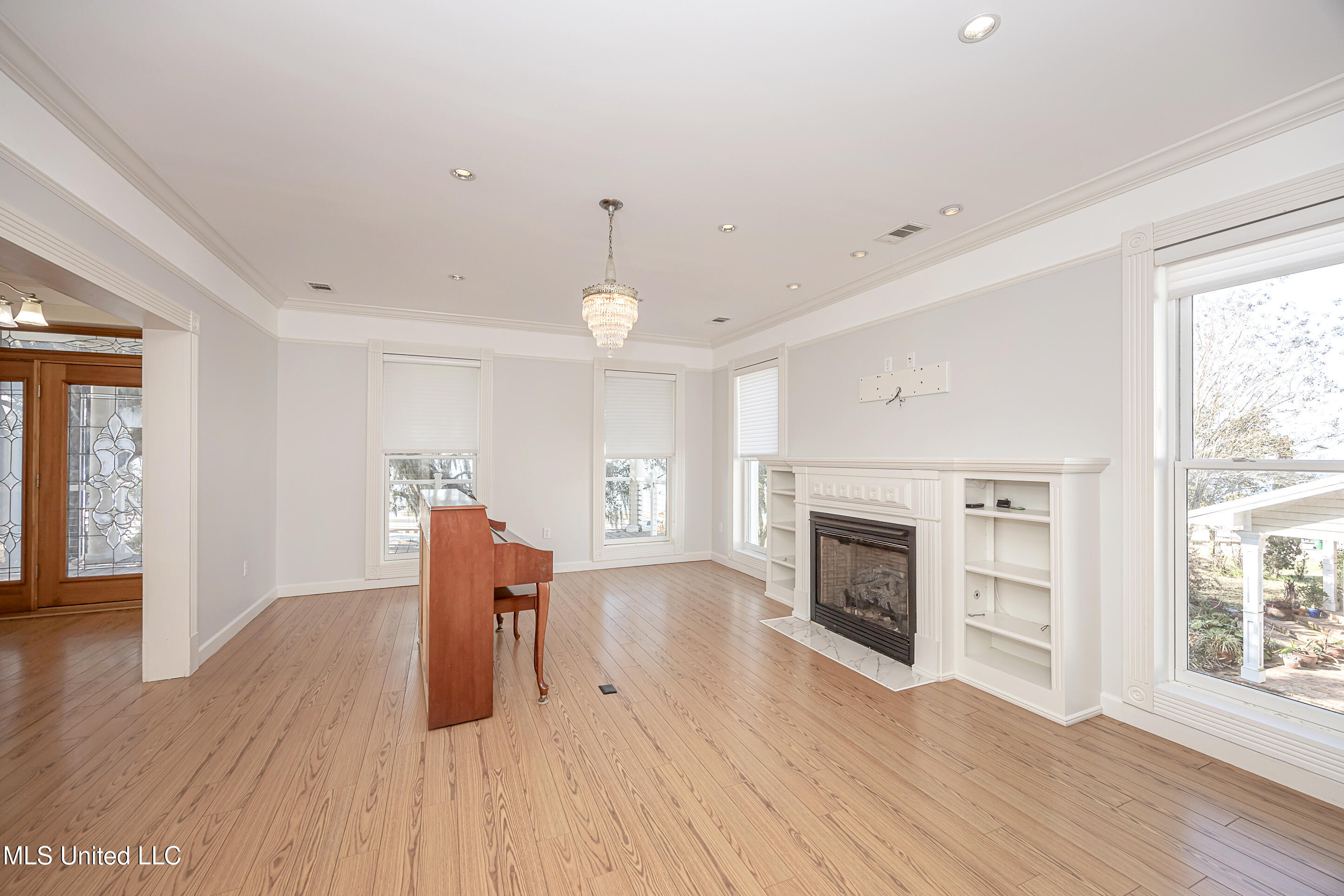 513 Front Beach Drive Property Photo 19