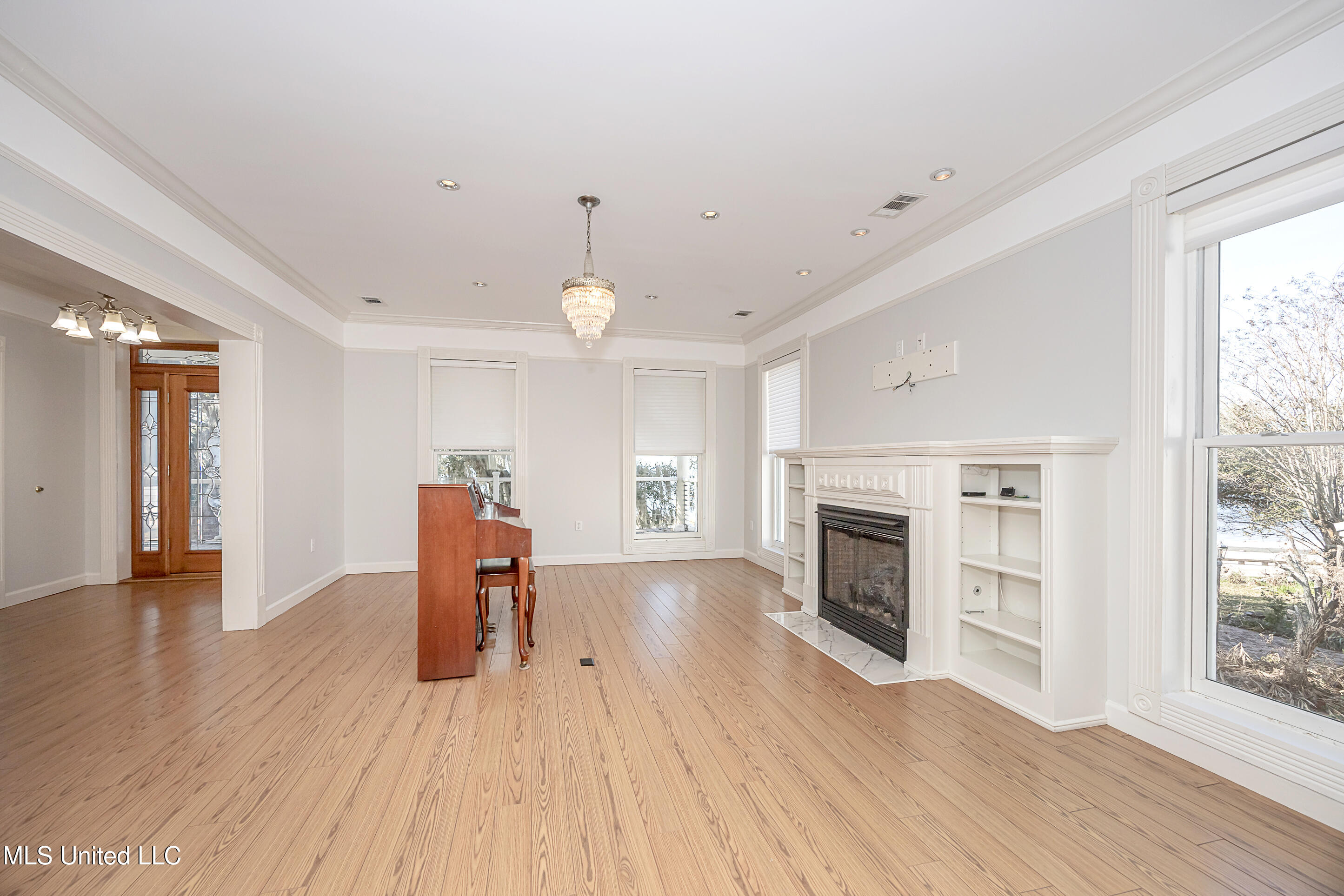 513 Front Beach Drive Property Photo 23