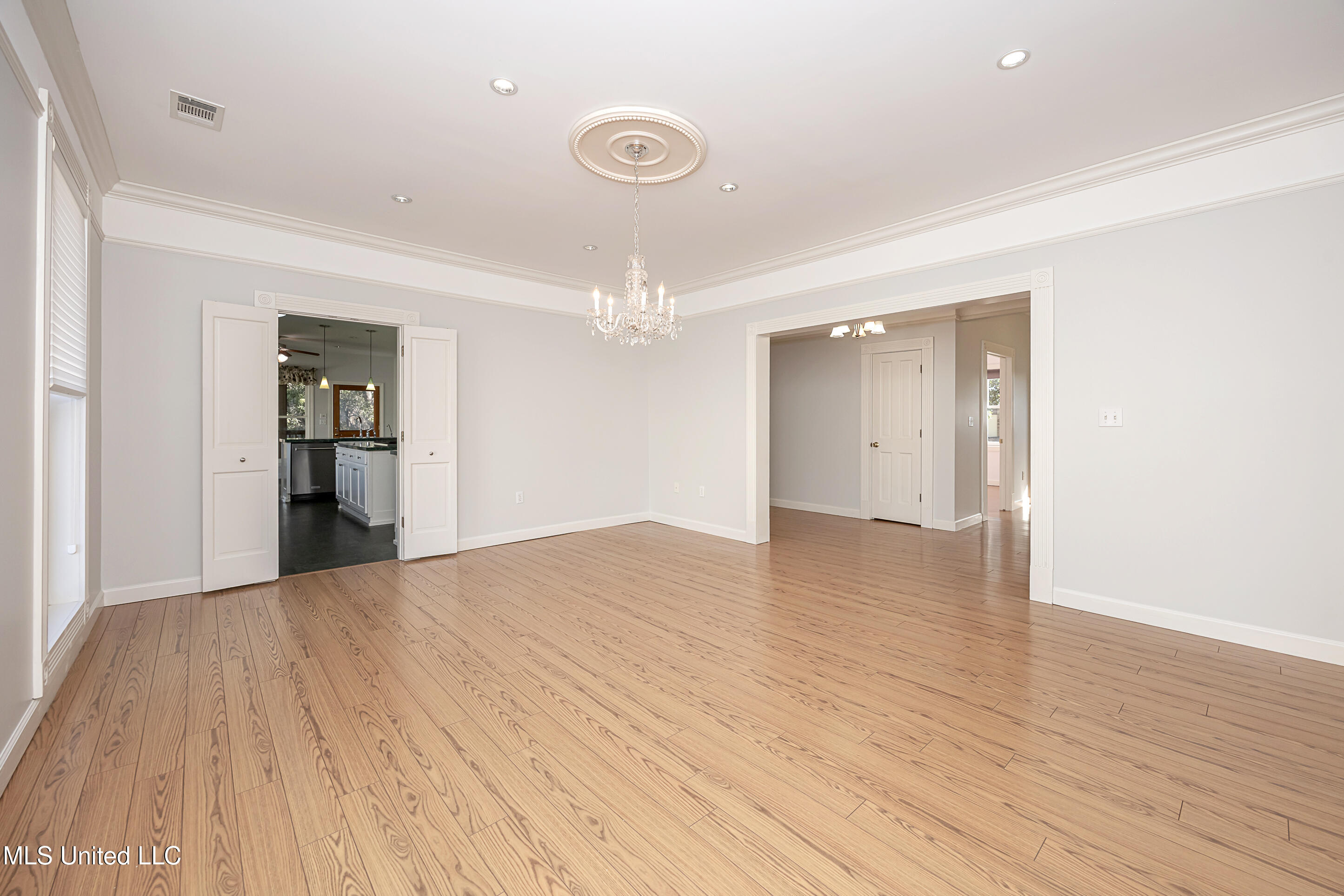 513 Front Beach Drive Property Photo 24