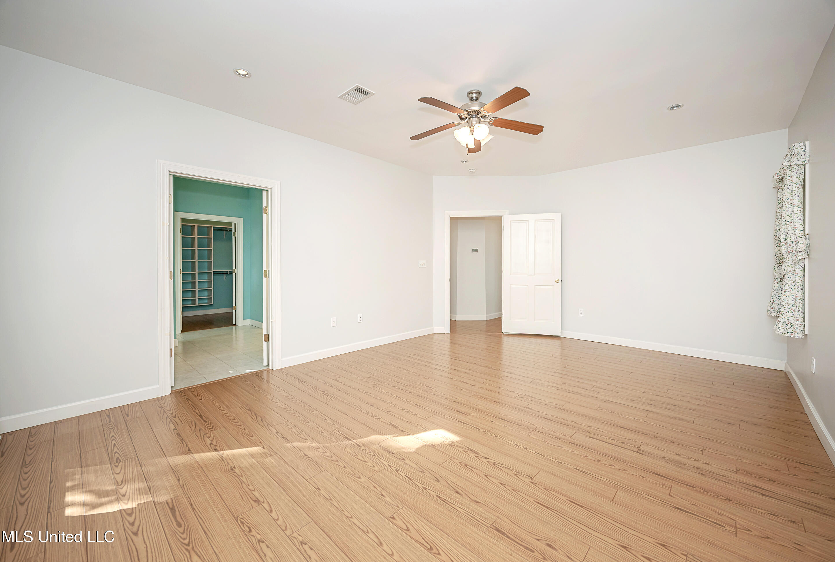 513 Front Beach Drive Property Photo 43