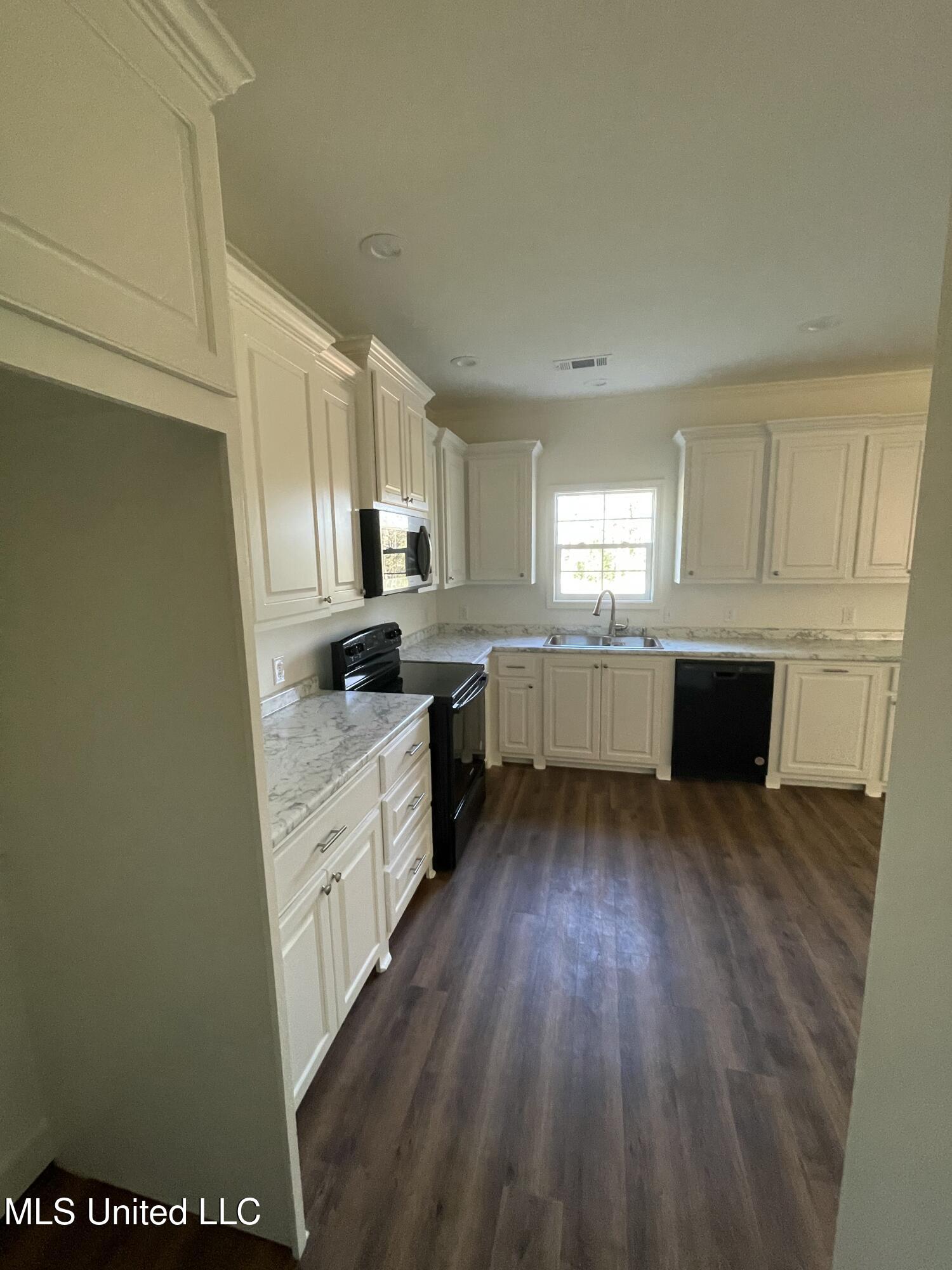 1018 Shiloh Run Drive Property Photo 4