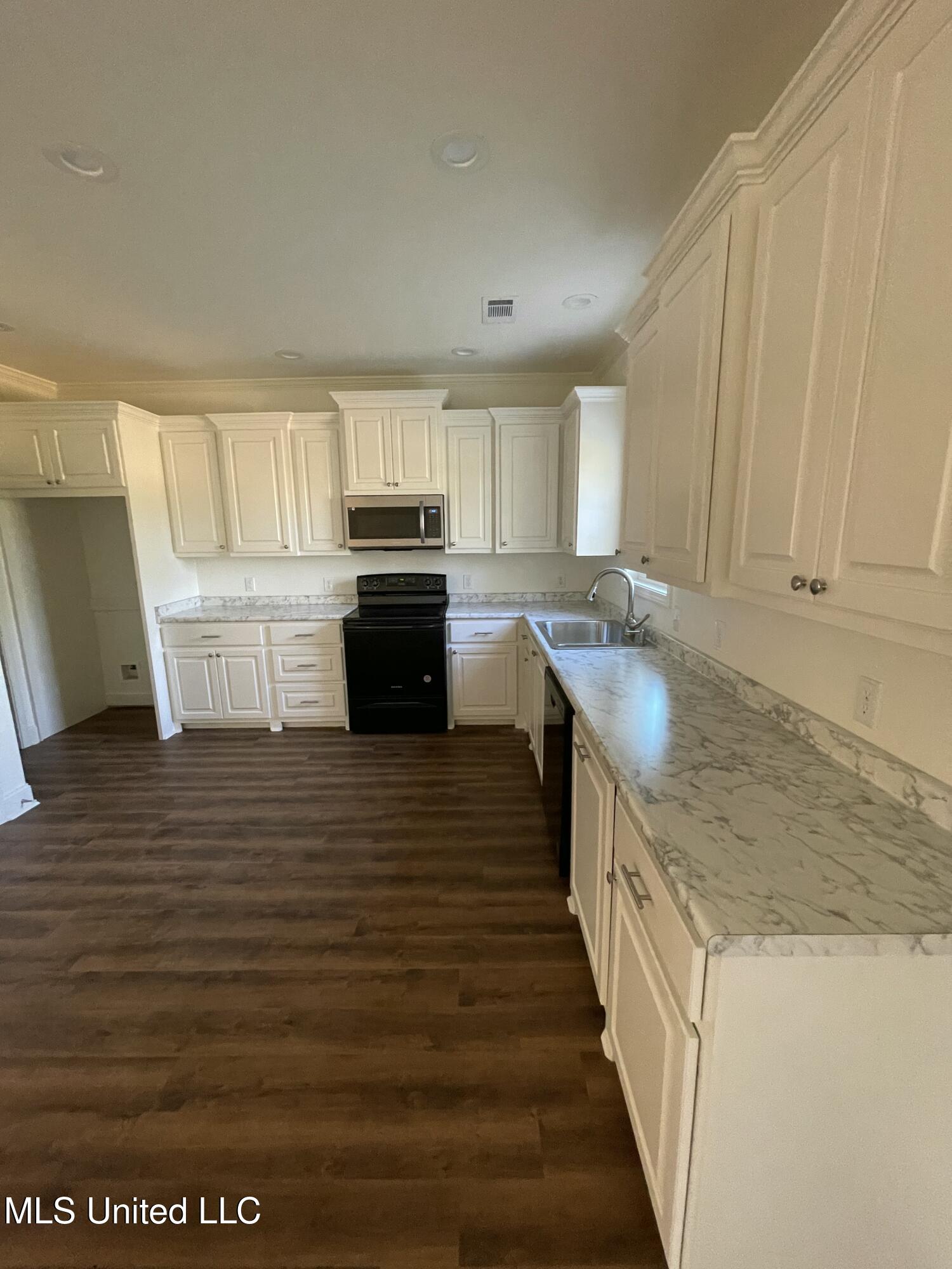 1018 Shiloh Run Drive Property Photo 5