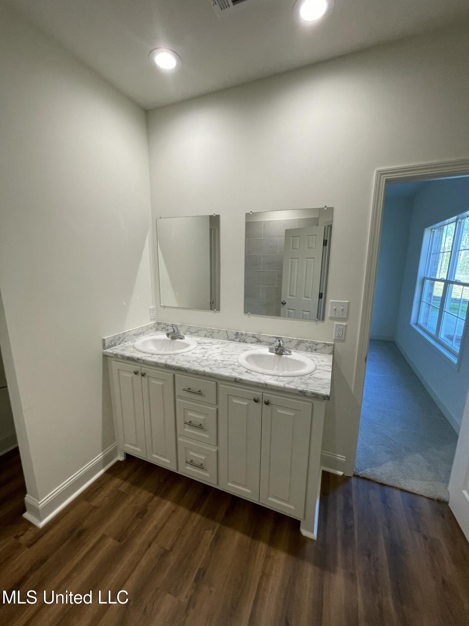 1018 Shiloh Run Drive Property Photo 6