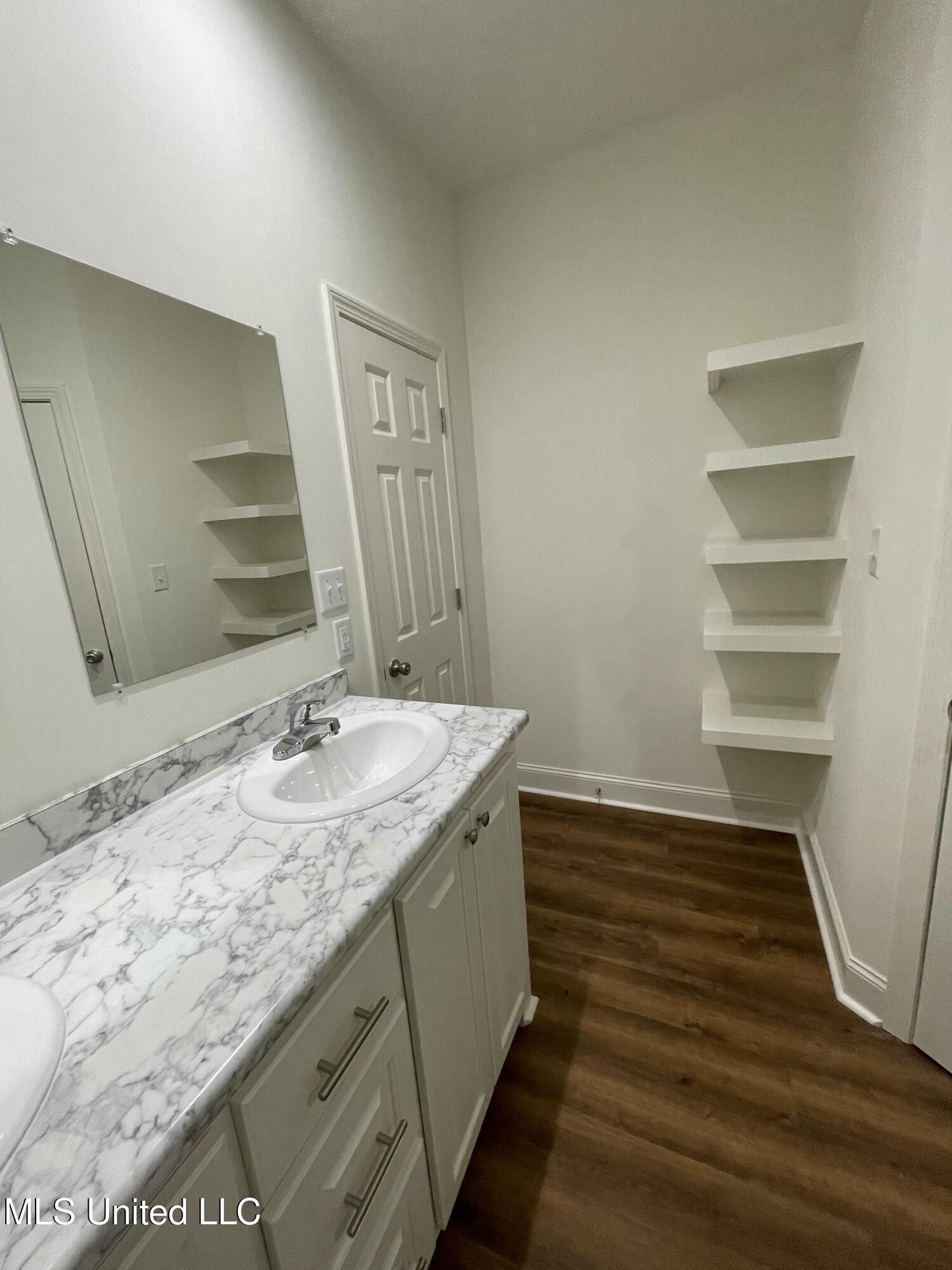 1018 Shiloh Run Drive Property Photo 9