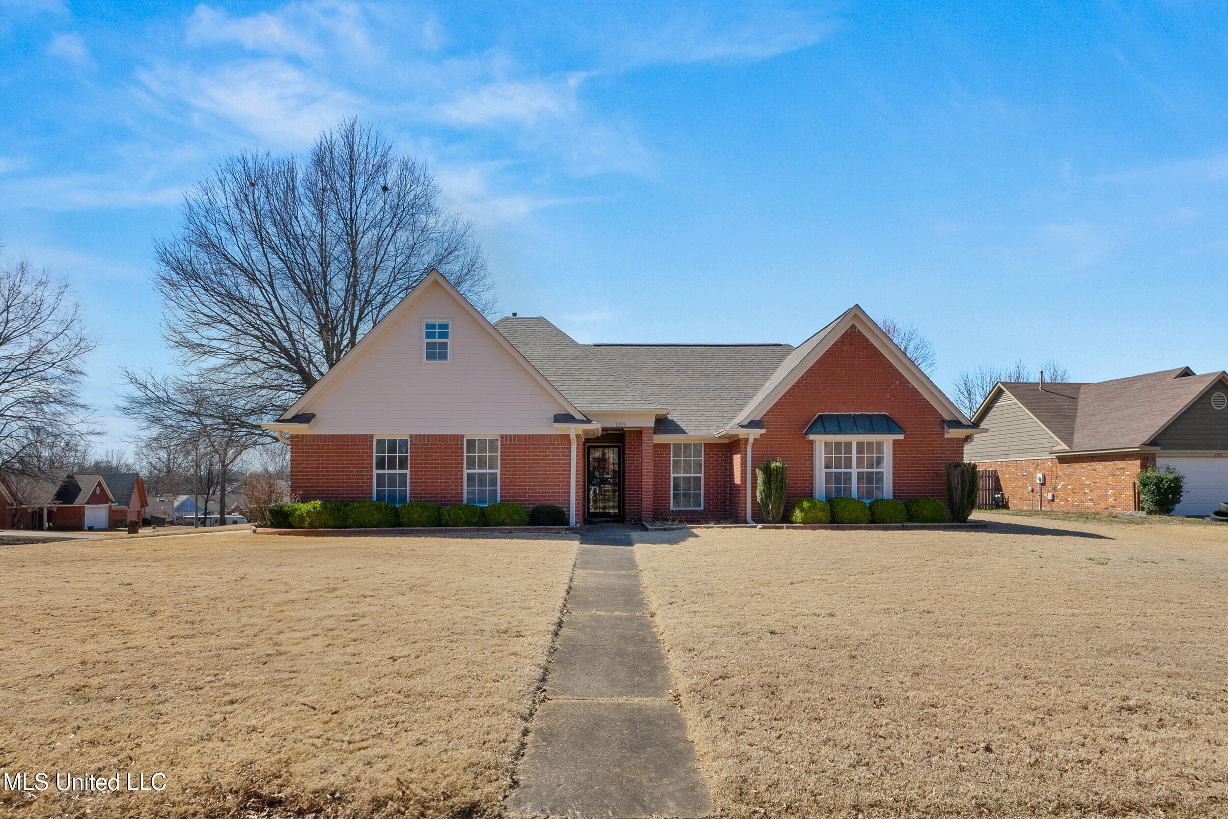 7395 Paddock Cove Property Photo 1