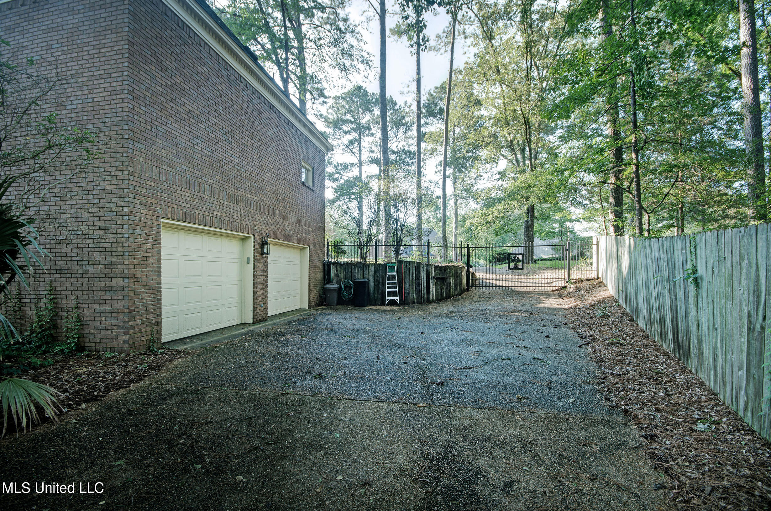 309 Monterey Drive Drive Property Photo 10