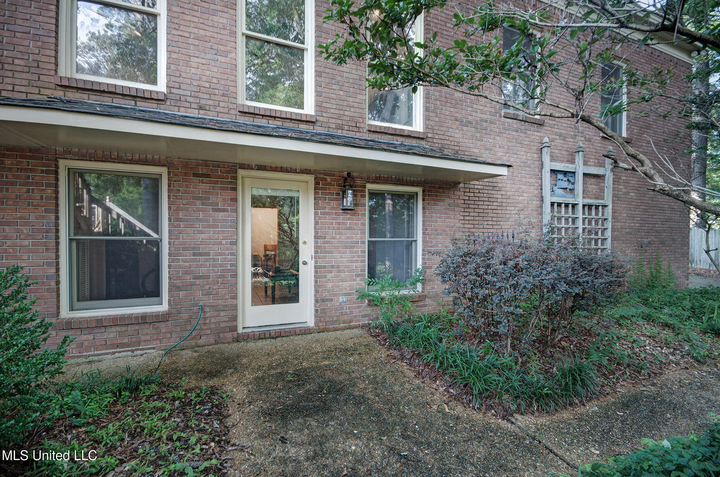 309 Monterey Drive Drive Property Photo 13