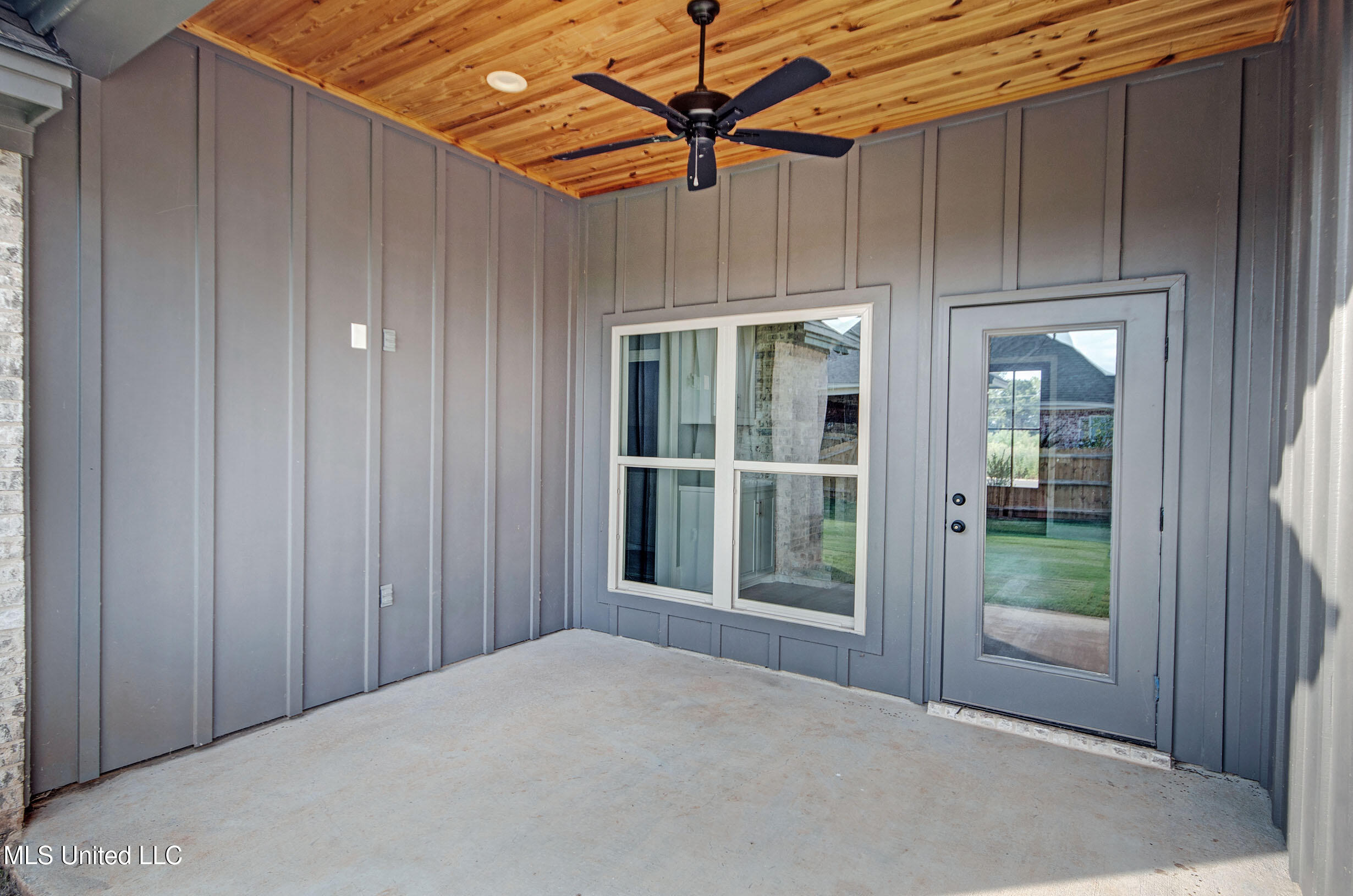 109 Southern Oak Way Property Photo 5