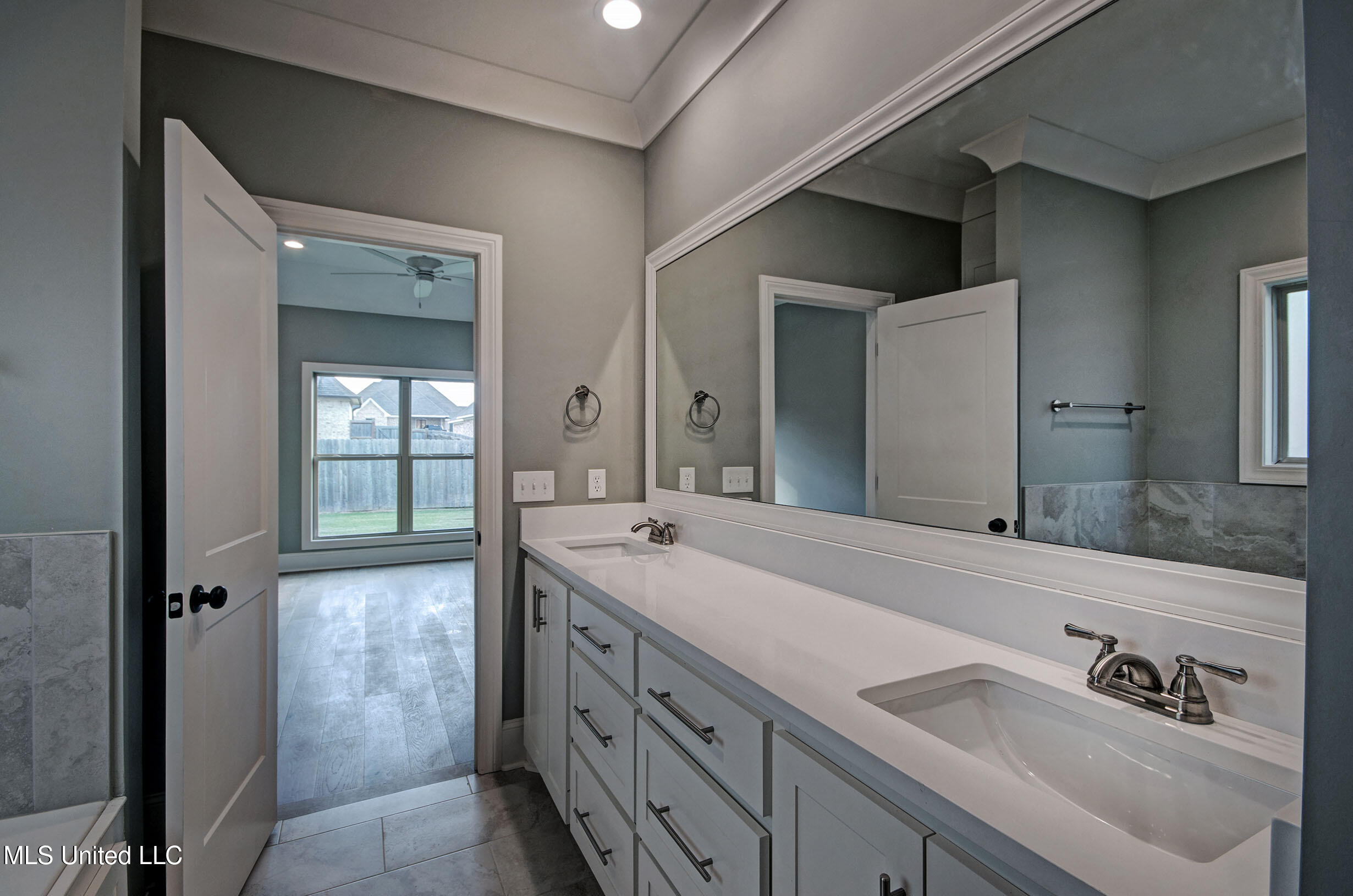 109 Southern Oak Way Property Photo 28