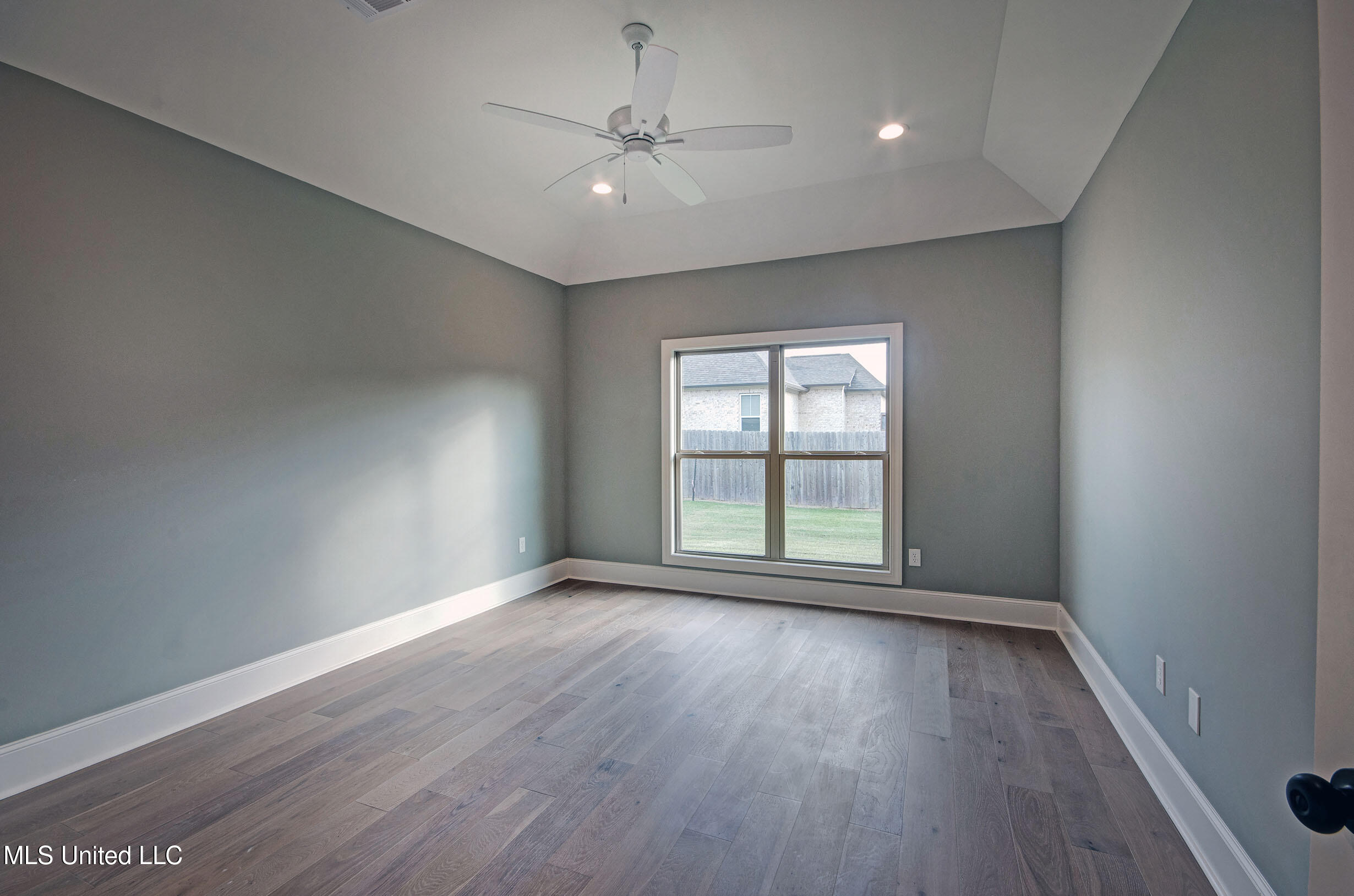 109 Southern Oak Way Property Photo 32