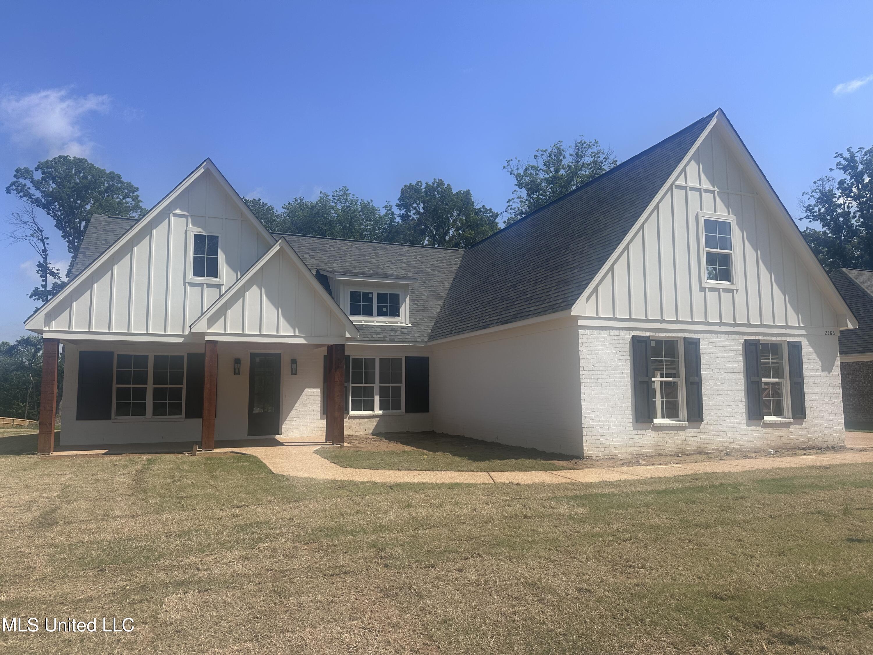 2286 Grand Oak Lane Property Photo 1
