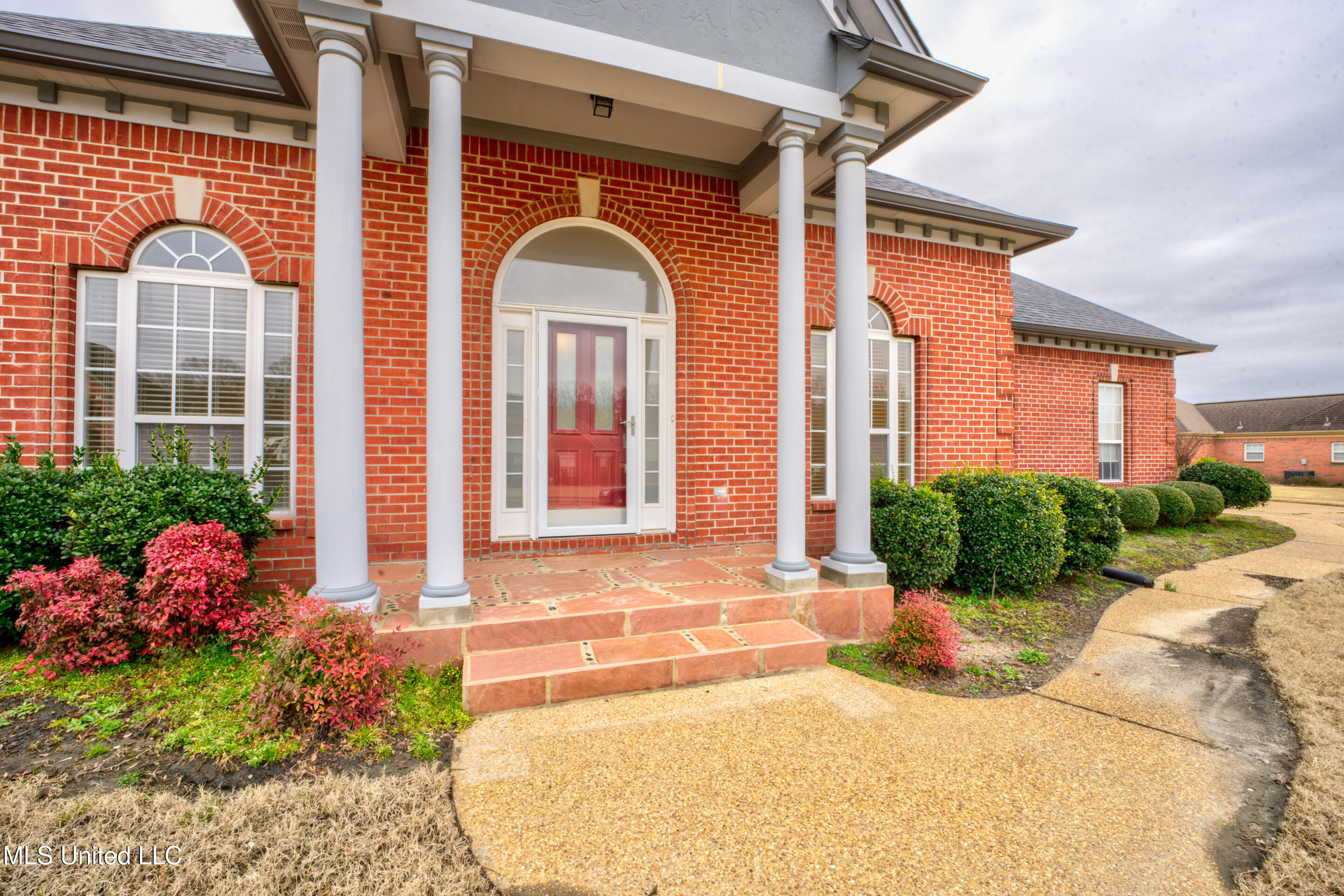 6384 Acree Woods Dr Drive Property Photo 1