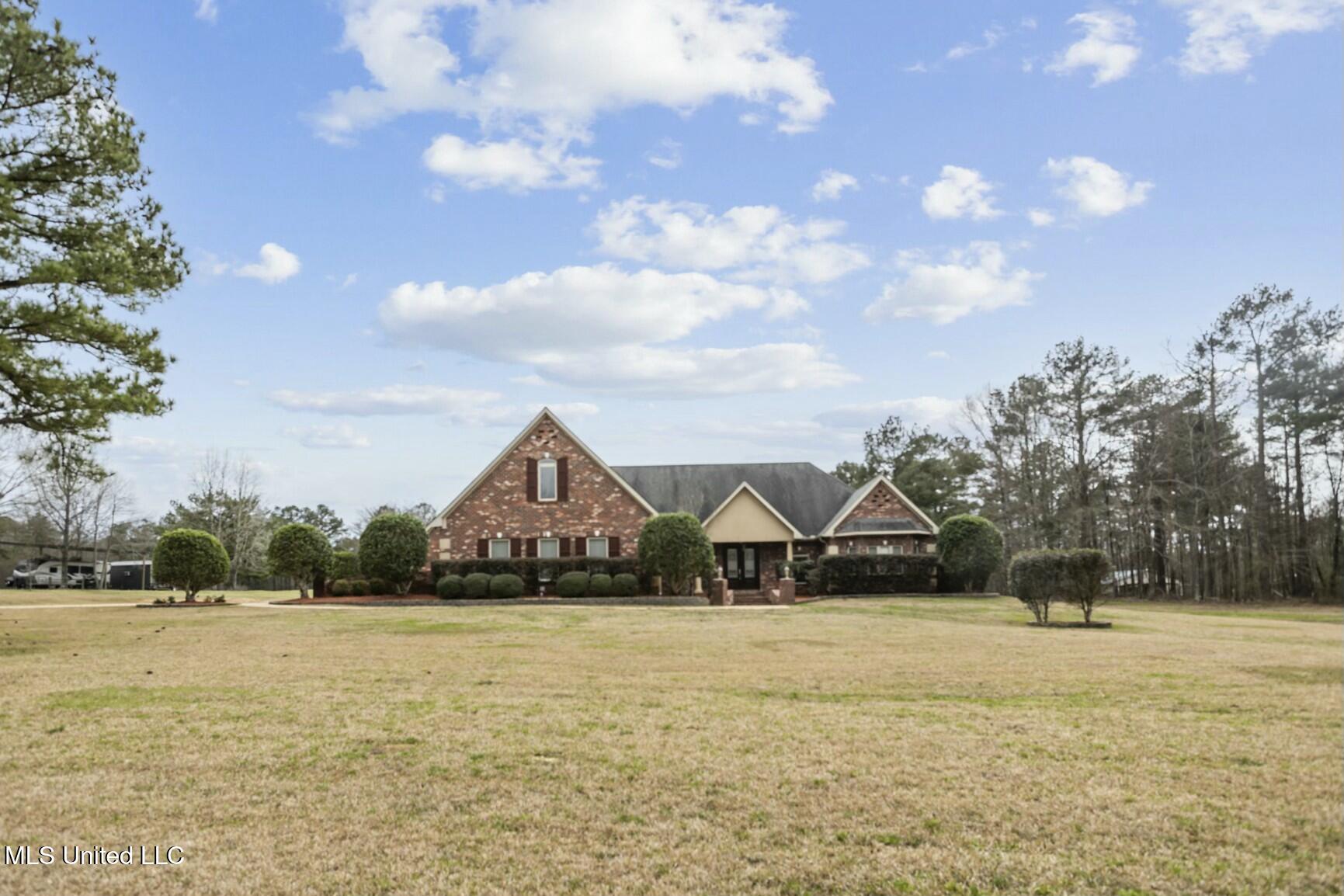 559 White Oak Road Property Photo 4