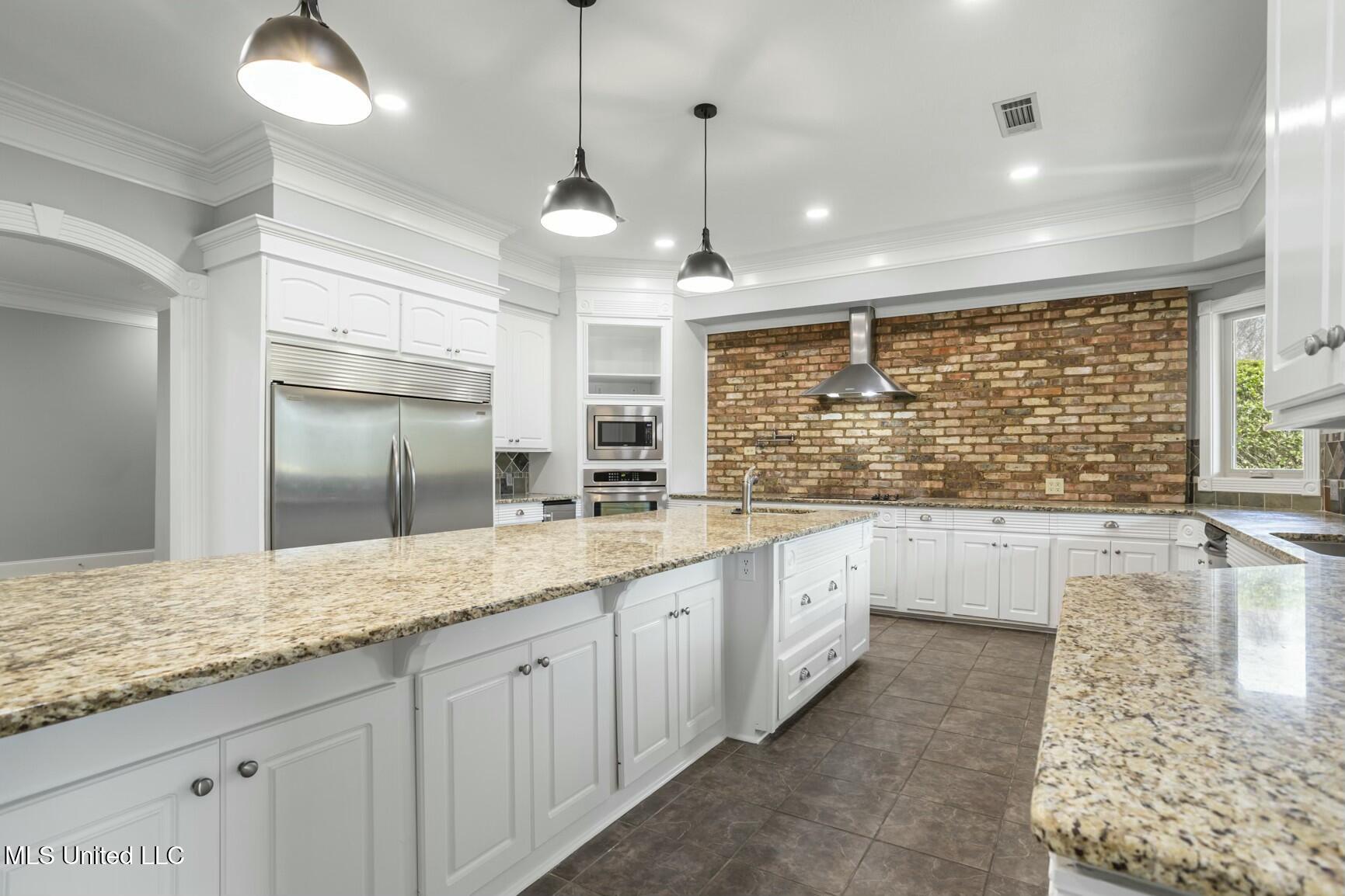 559 White Oak Road Property Photo 14